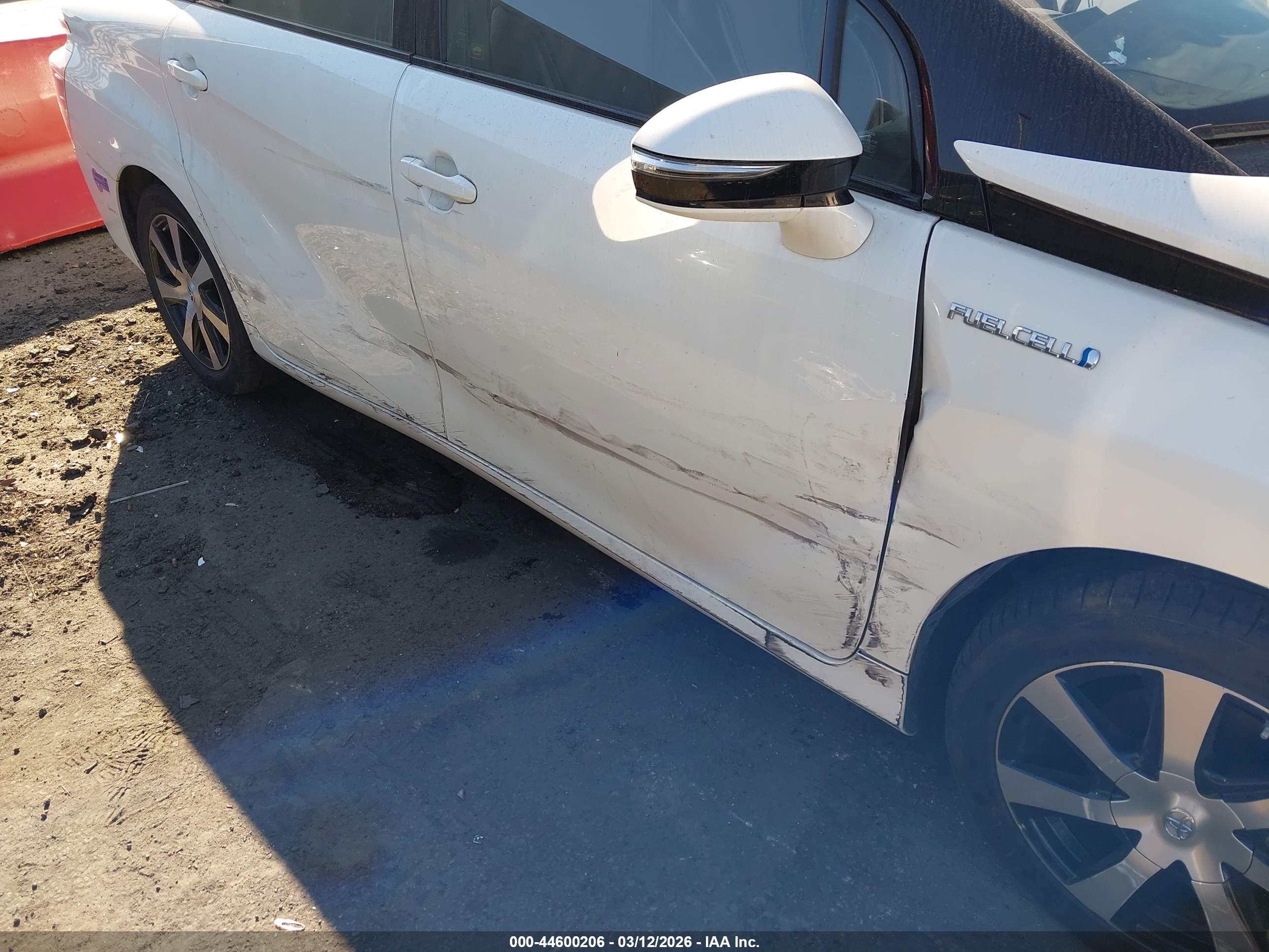 TOYOTA MIRAI image 6
