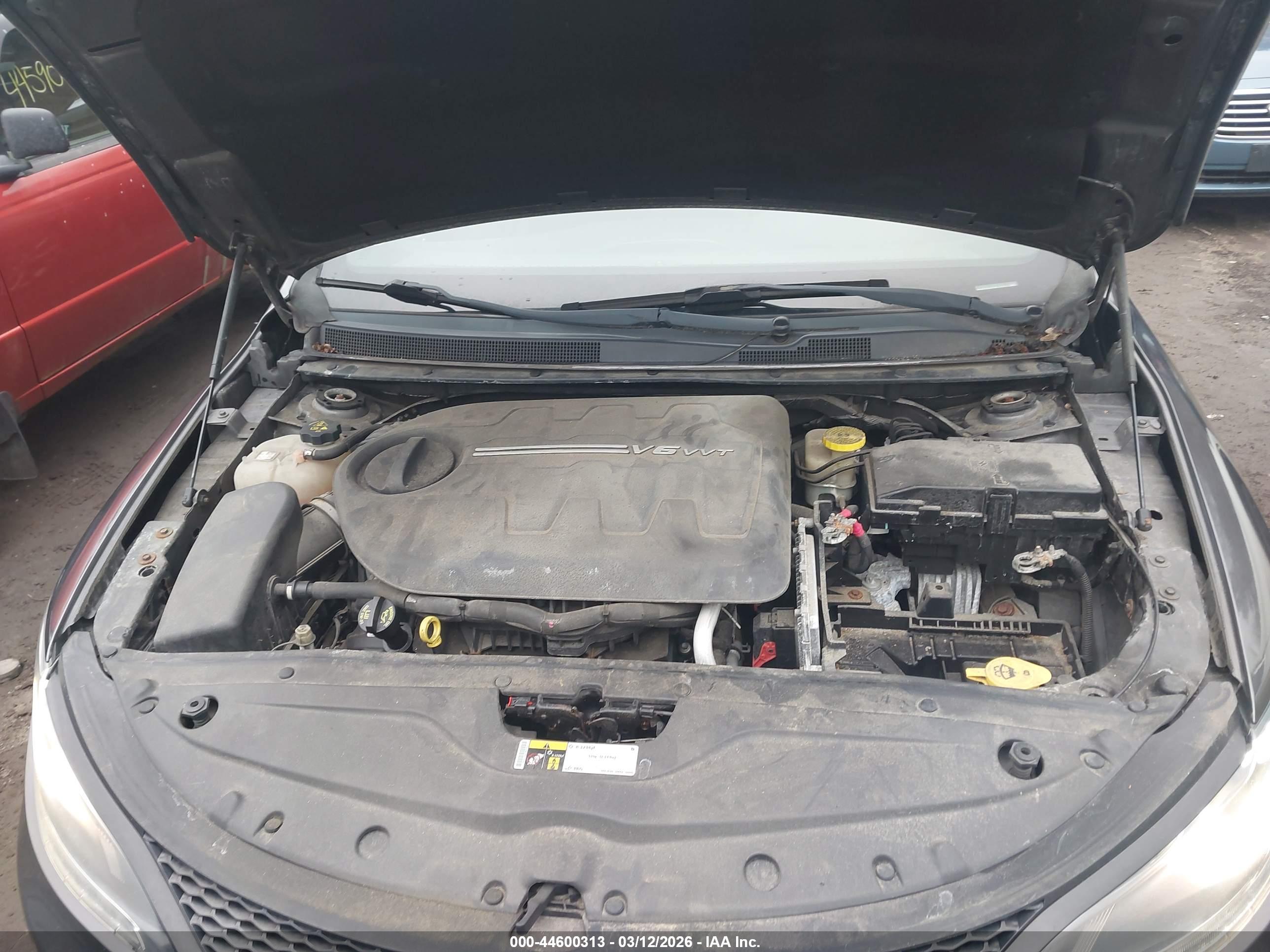 CHRYSLER 200 image 10