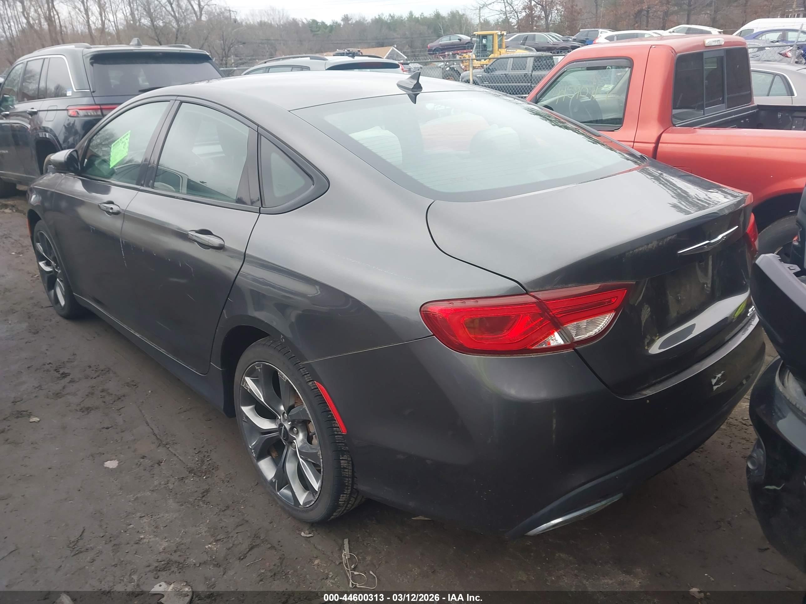 CHRYSLER 200 image 3