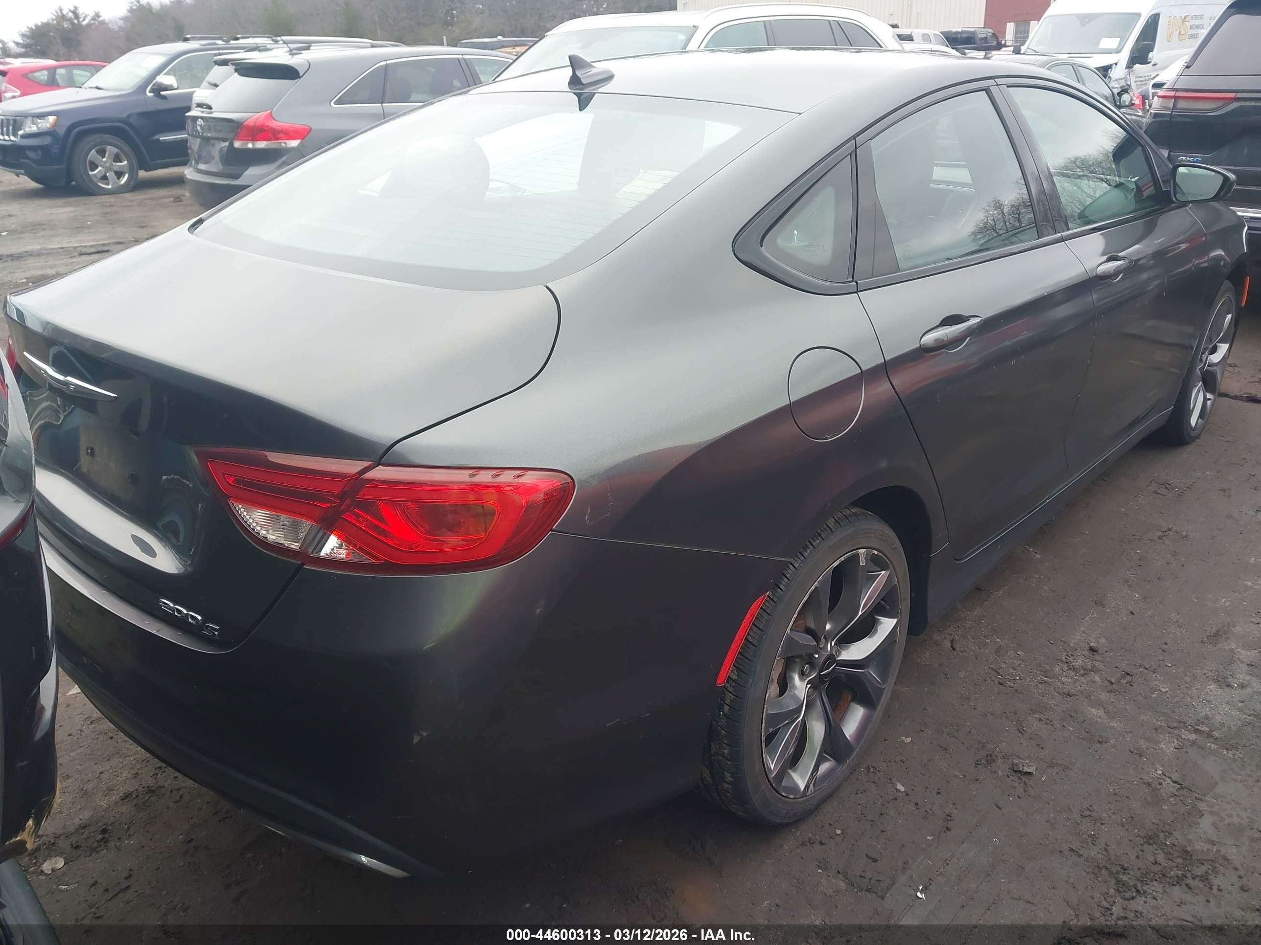 CHRYSLER 200 image 4