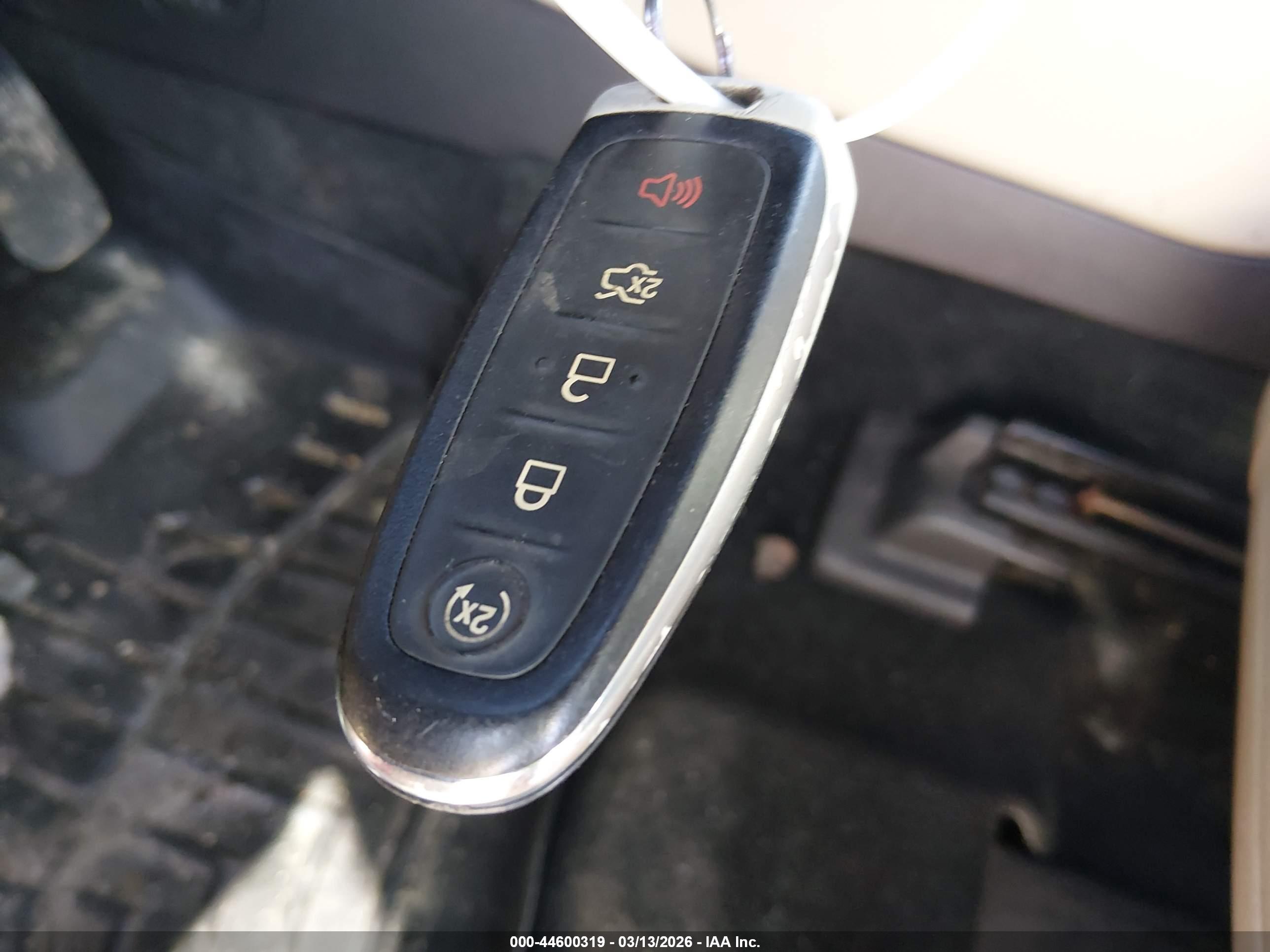 FORD TAURUS image 11