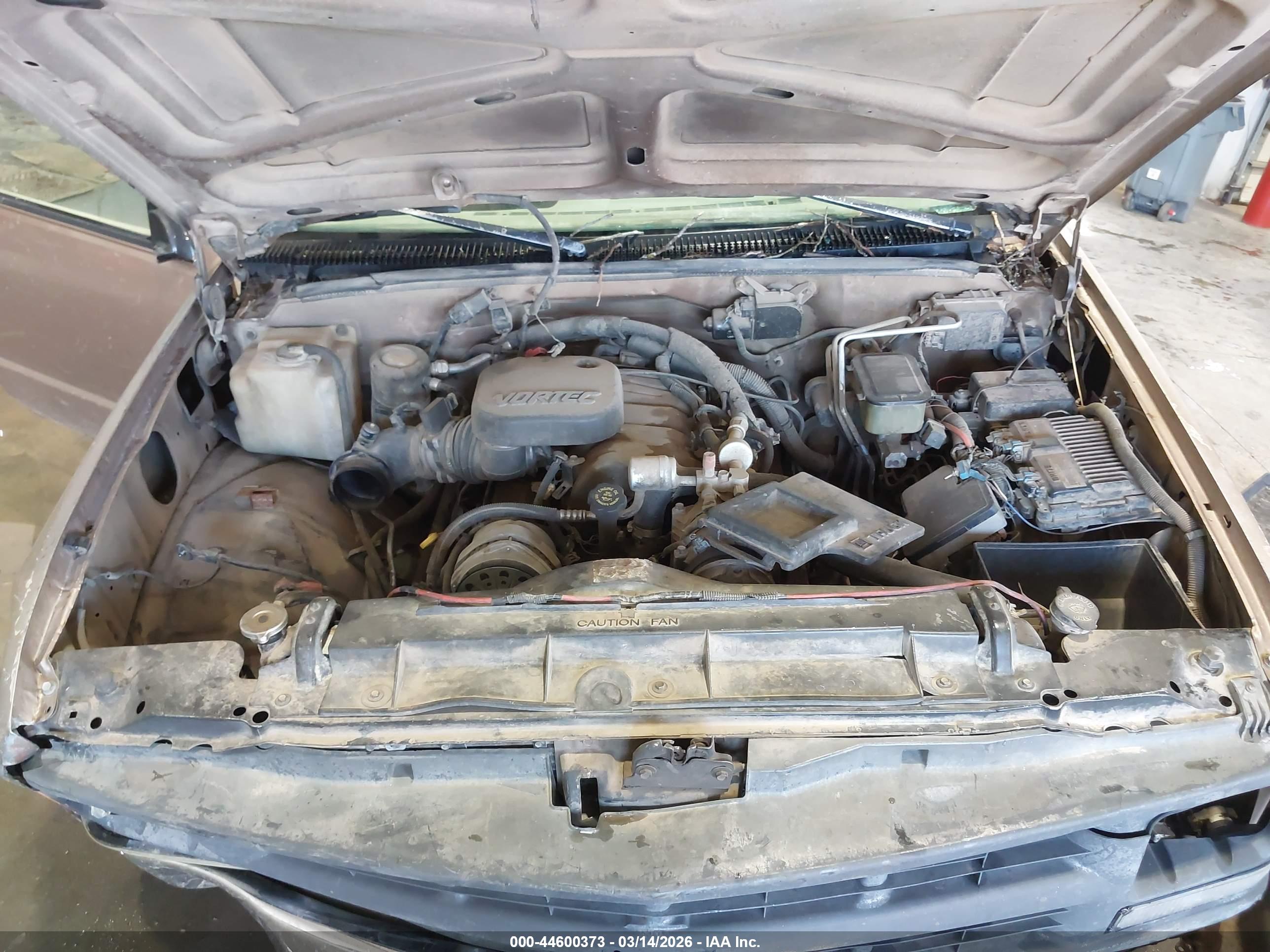 CHEVROLET GMT-400 image 10