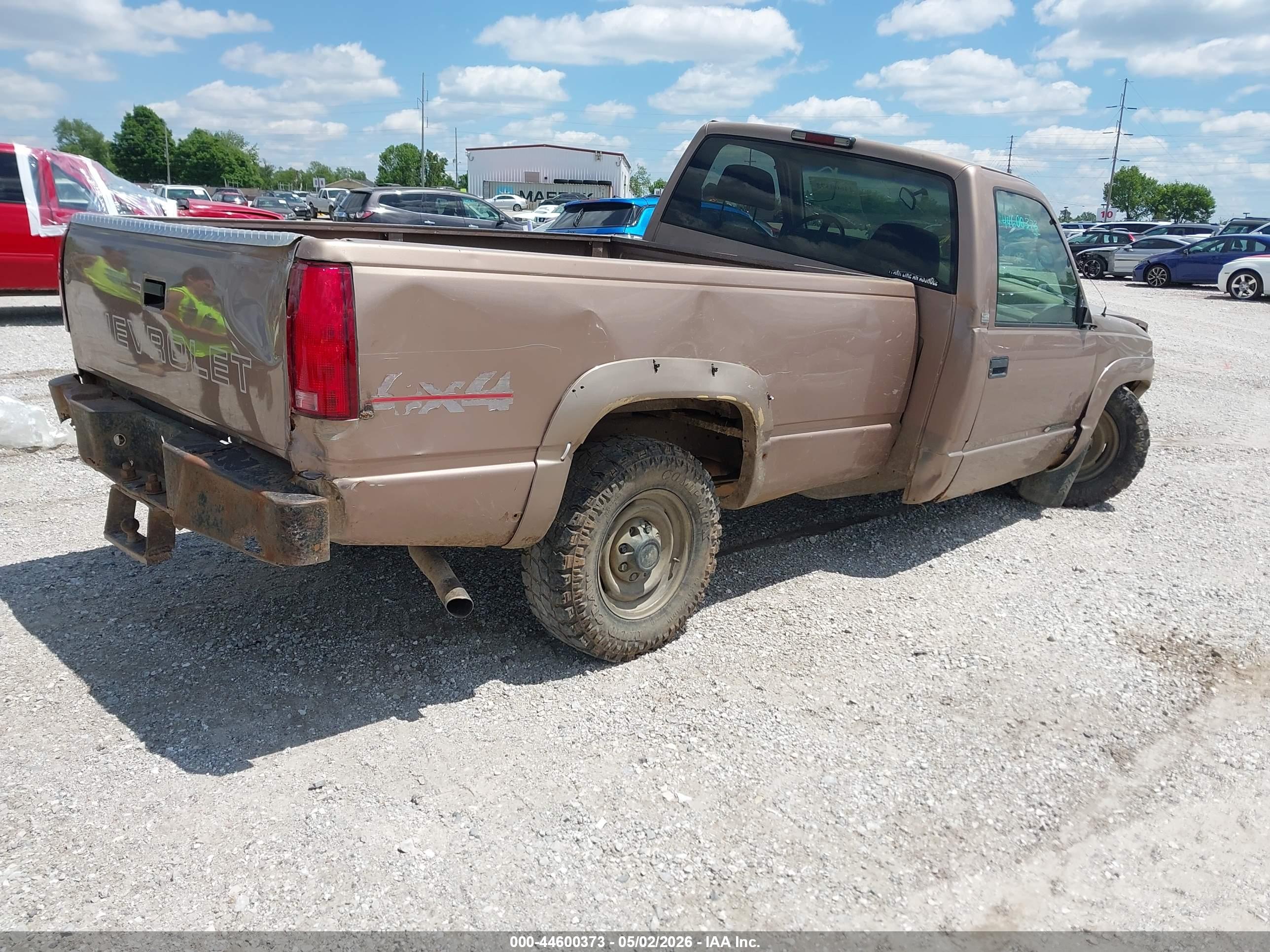 CHEVROLET GMT-400 image 4