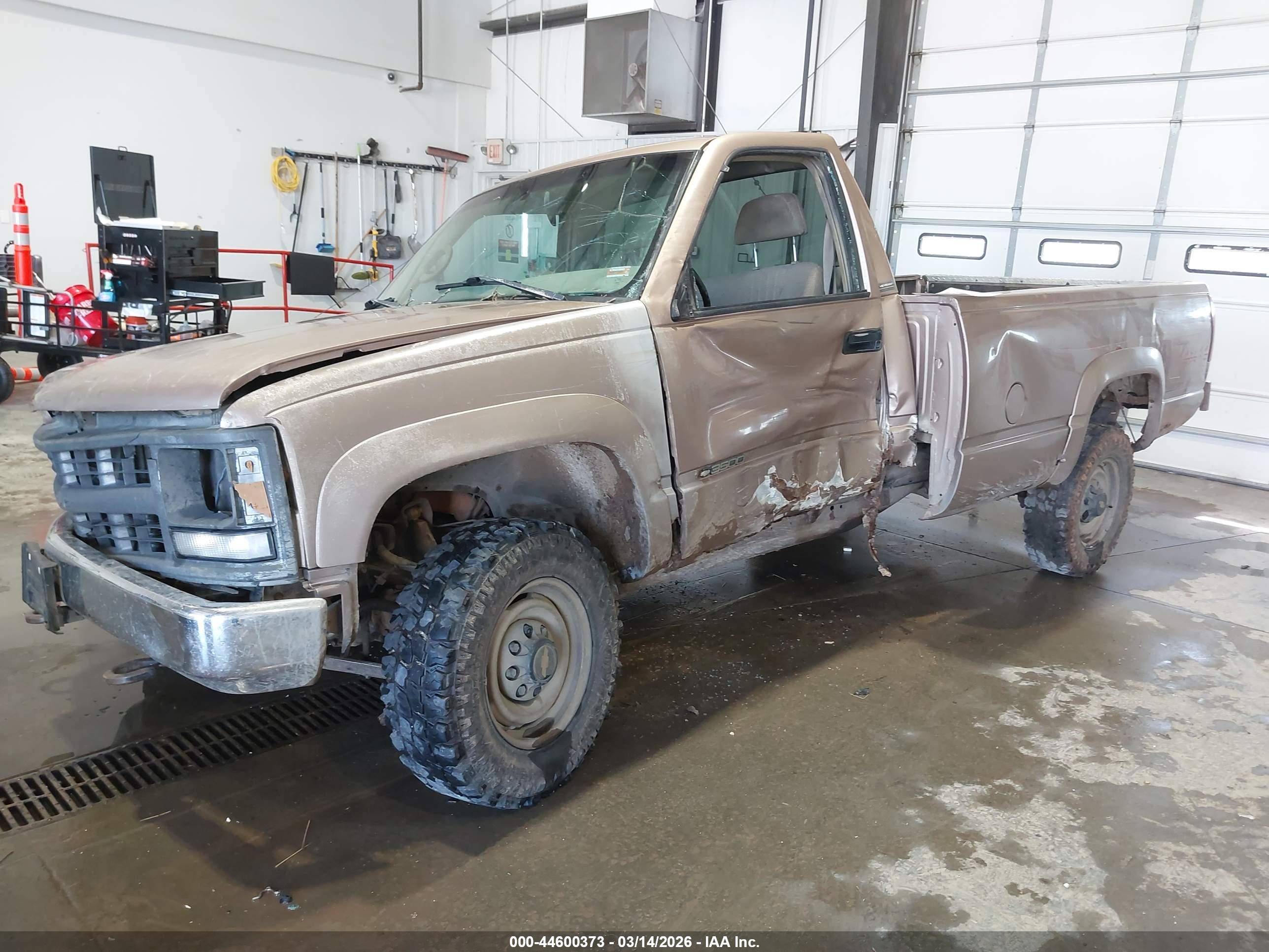 CHEVROLET GMT-400 image 6