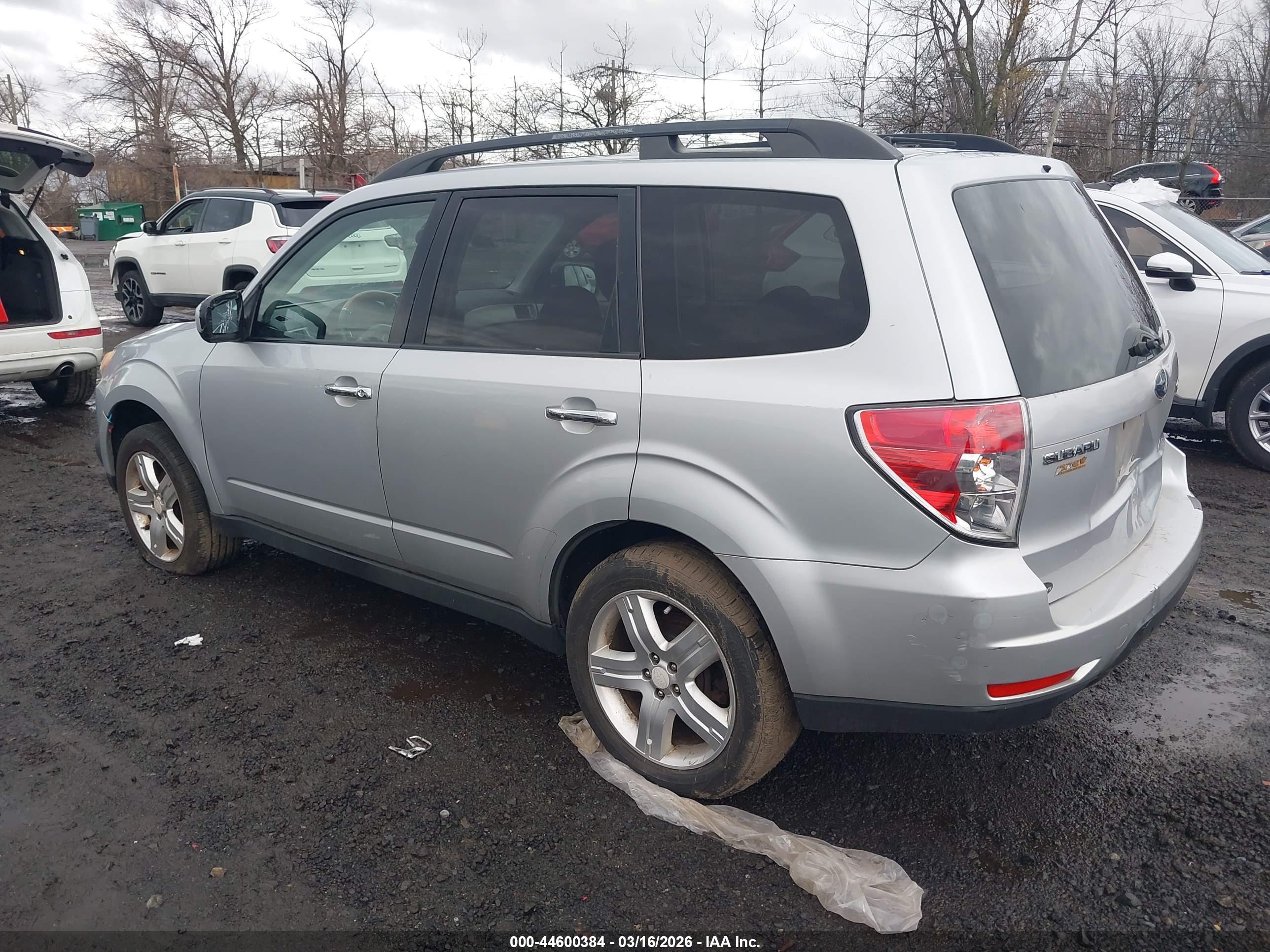 SUBARU FORESTER image 3