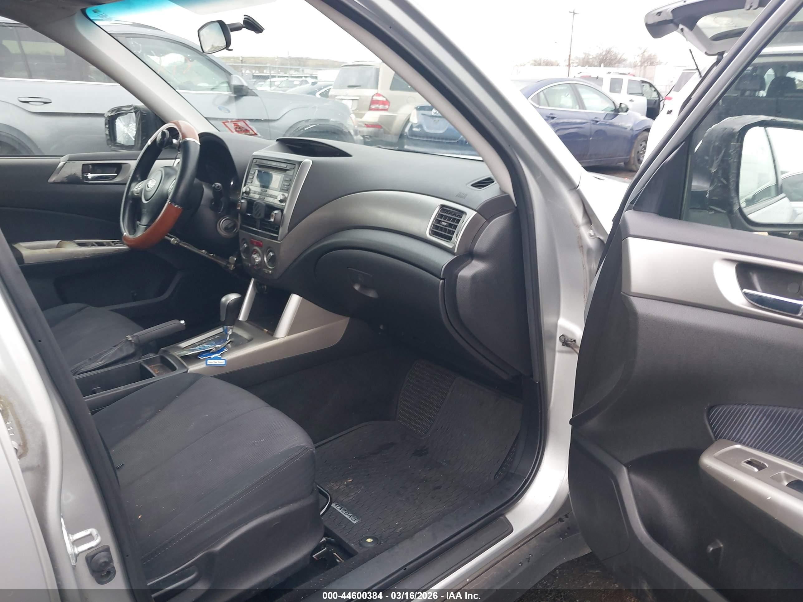 SUBARU FORESTER image 5