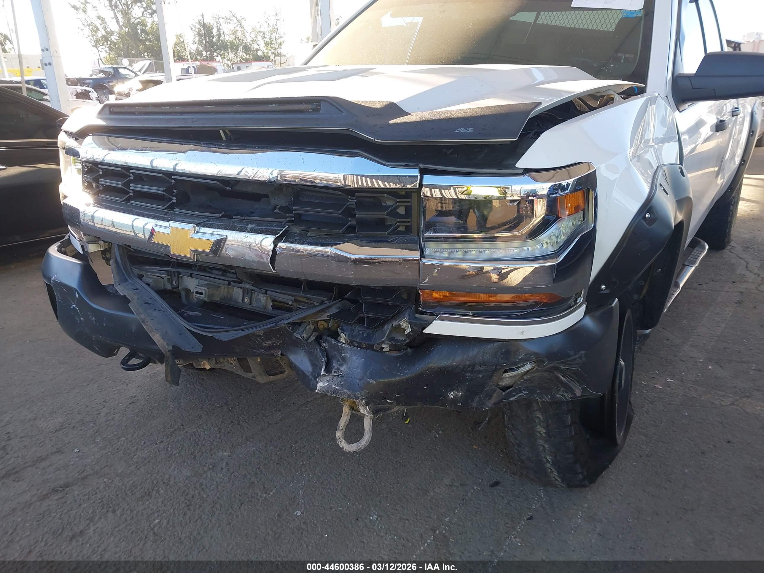 CHEVROLET SILVERADO image 6