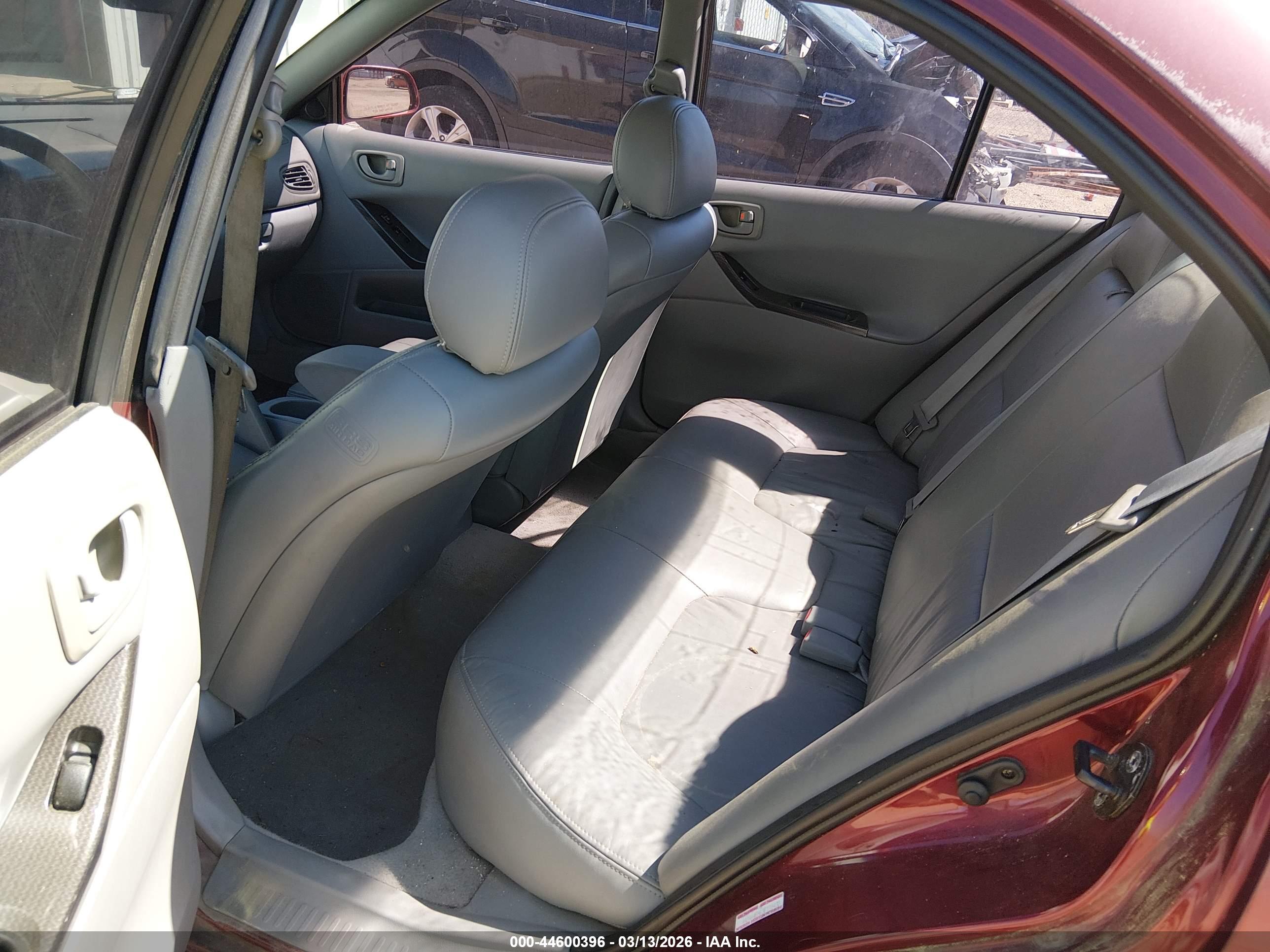 MITSUBISHI GALANT image 8