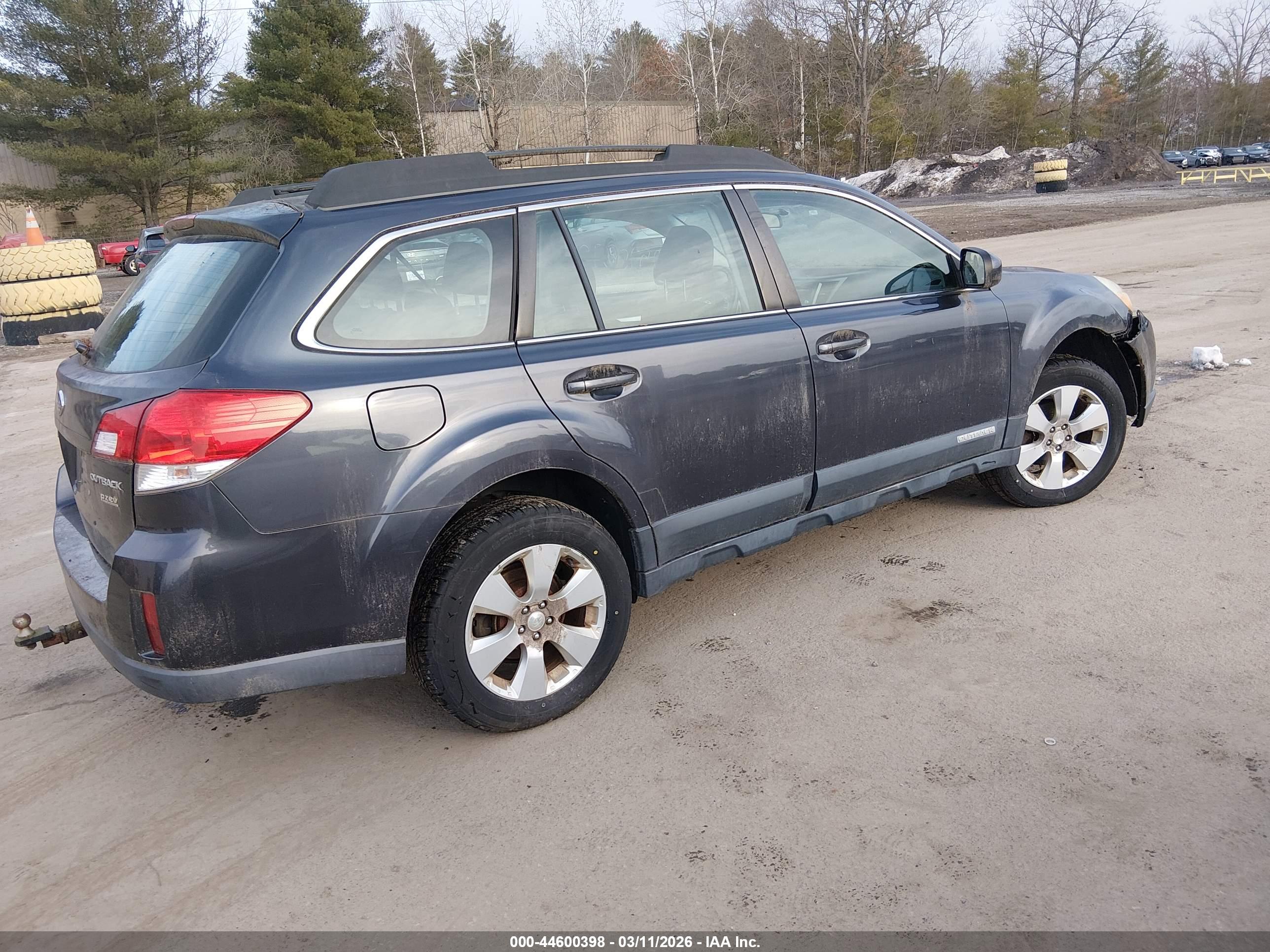 SUBARU OUTBACK image 4