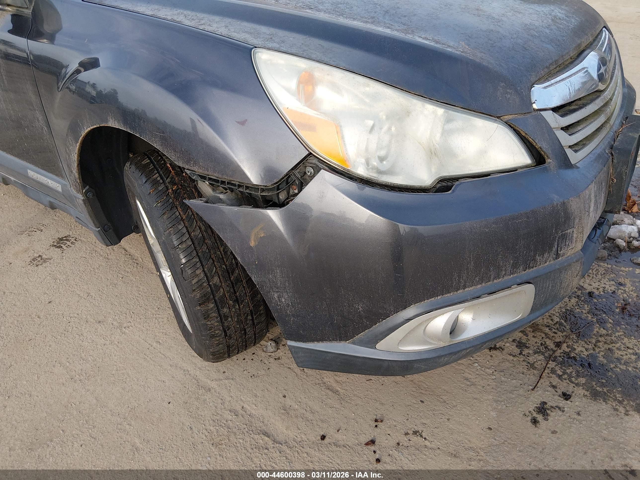 SUBARU OUTBACK image 6