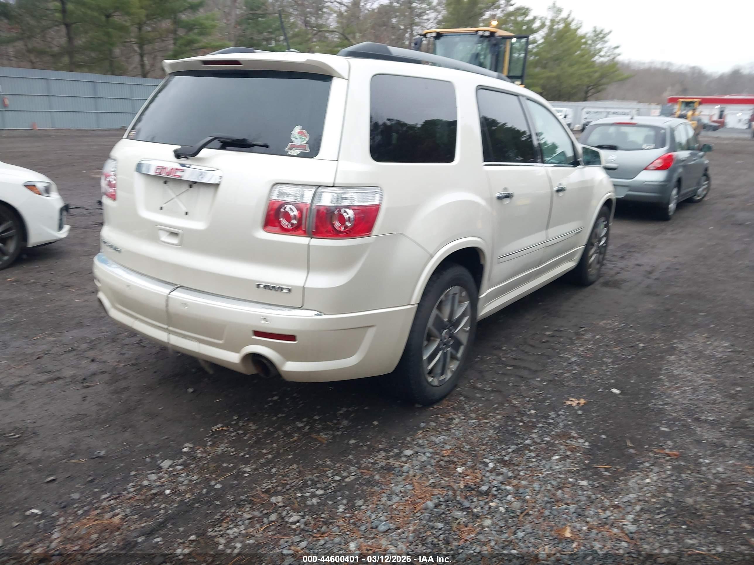 GMC ACADIA image 4
