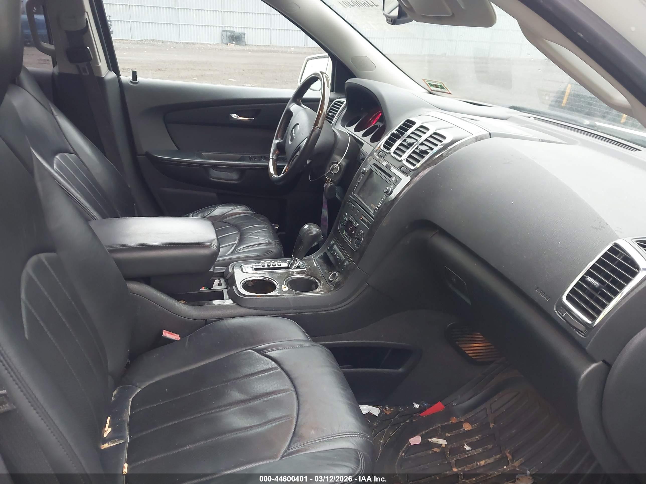 GMC ACADIA image 5