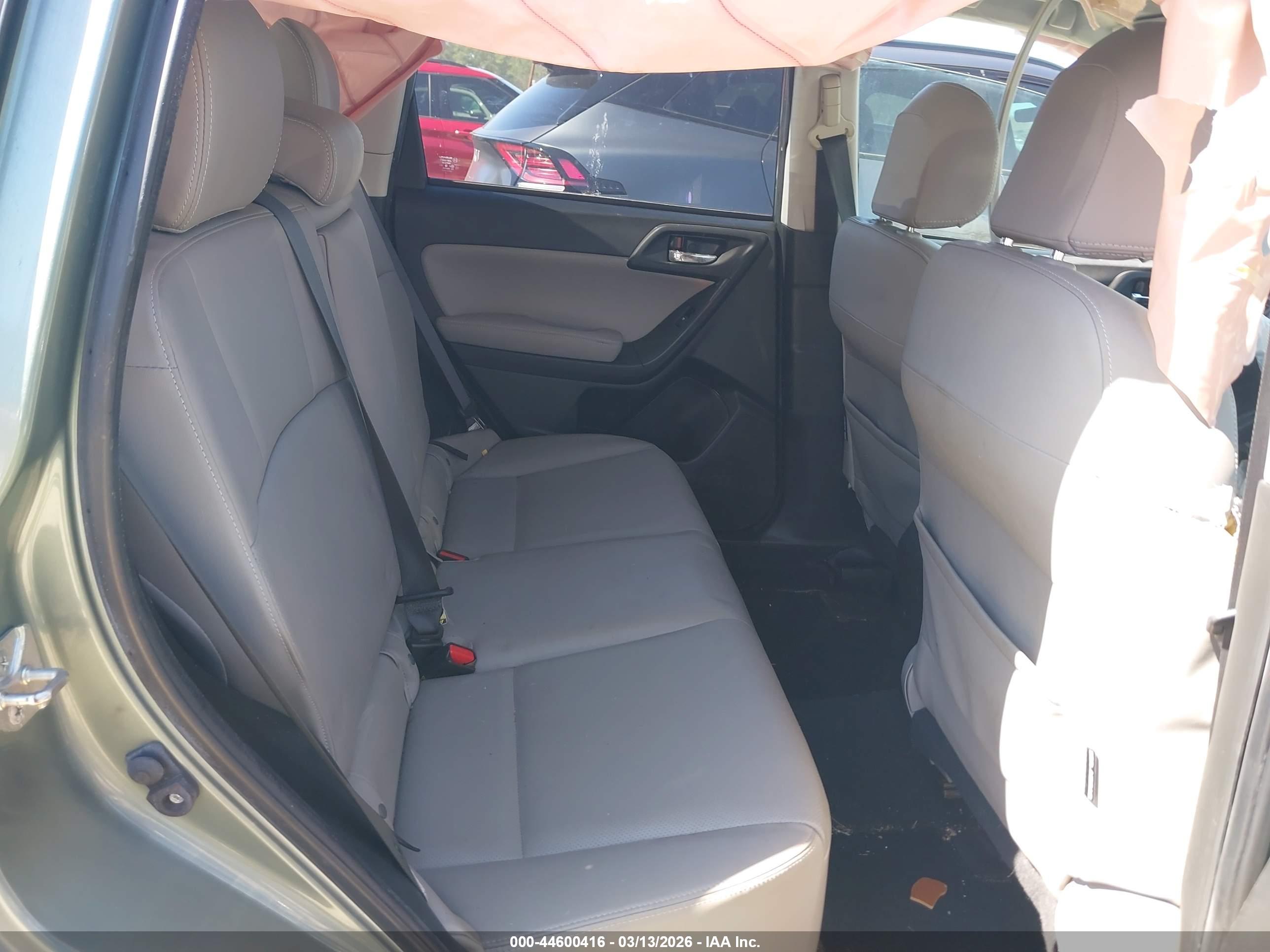 SUBARU FORESTER image 8