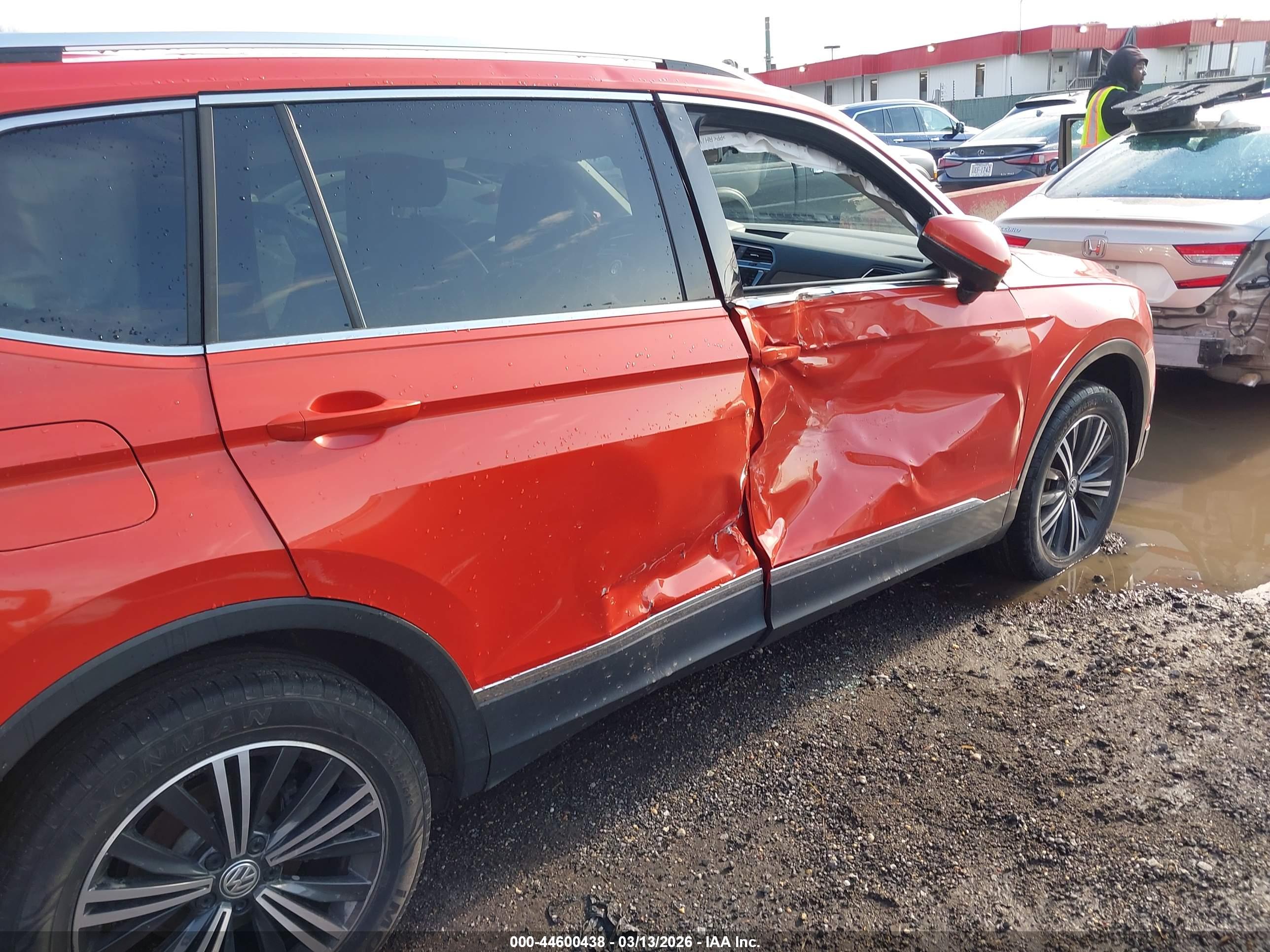 VOLKSWAGEN TIGUAN image 6