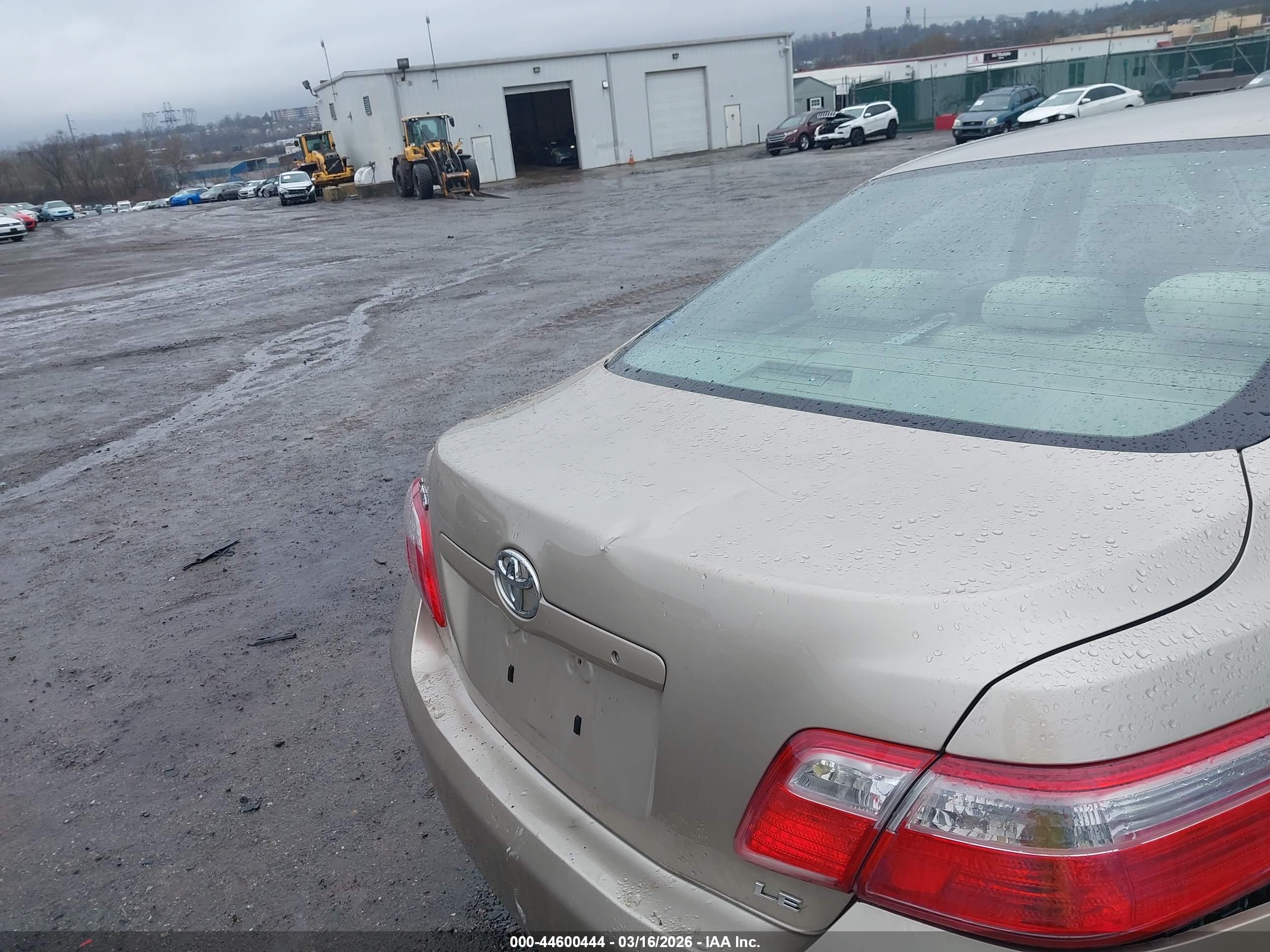 TOYOTA CAMRY image 6