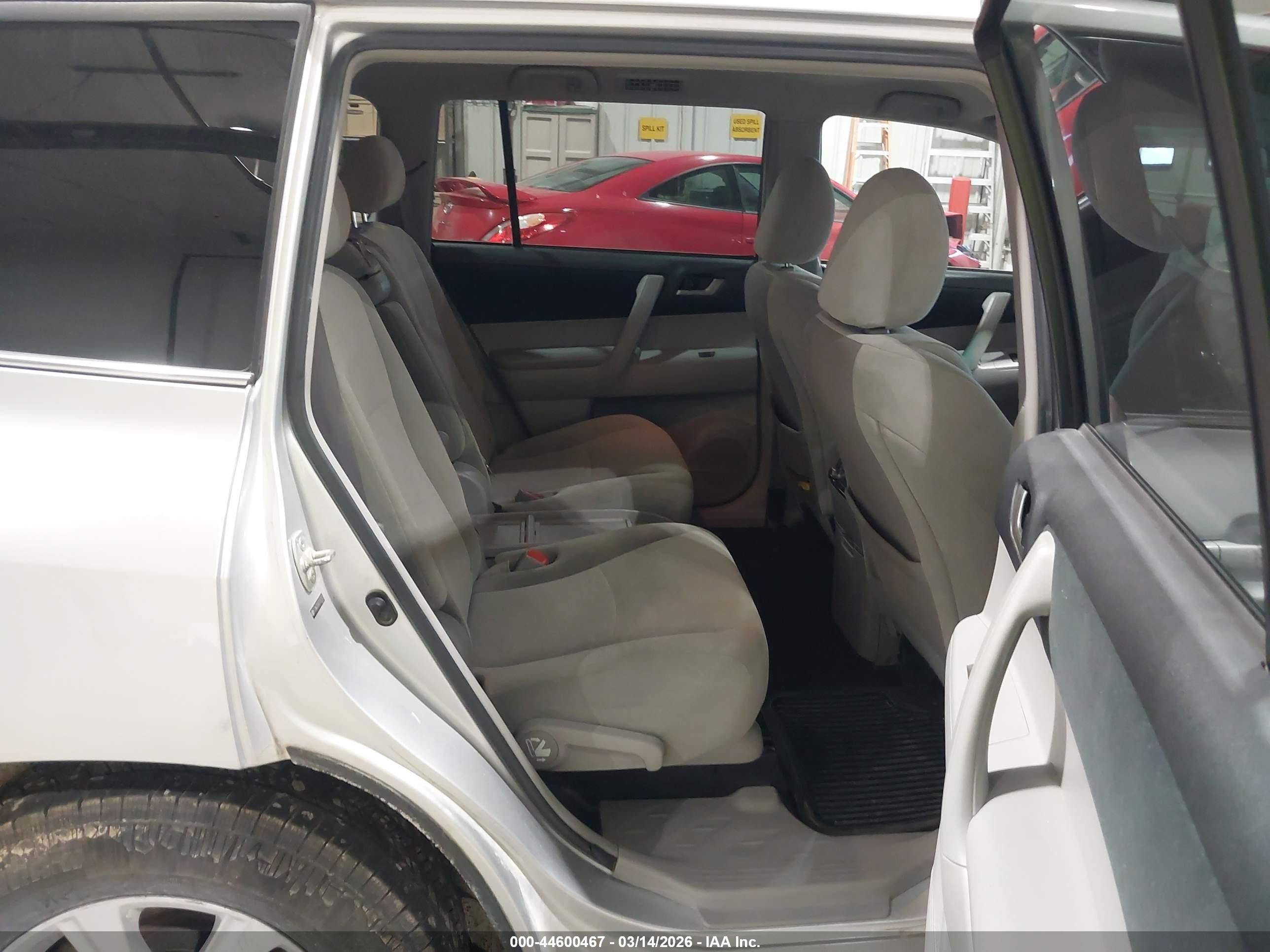 TOYOTA HIGHLANDER image 8