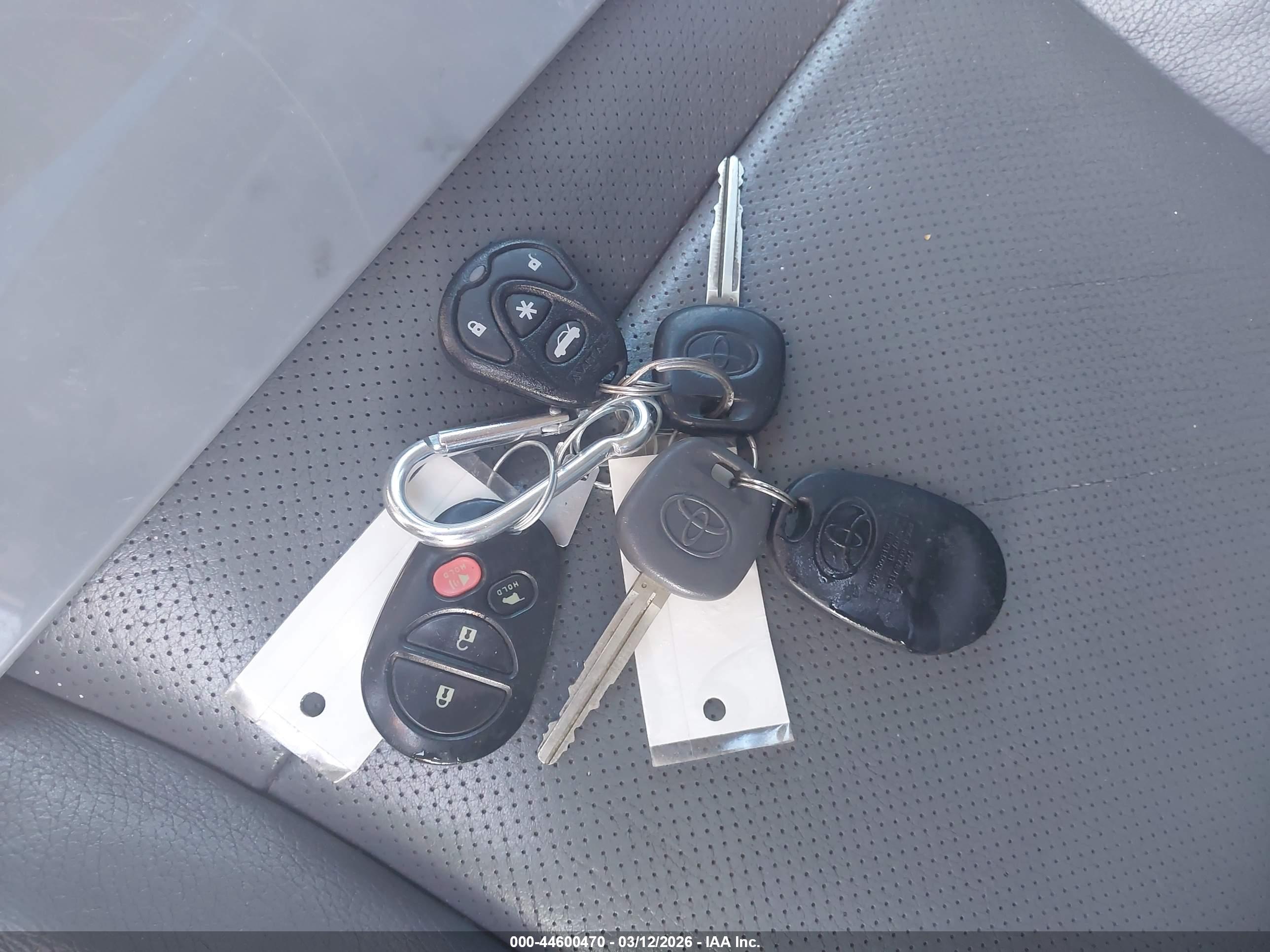 TOYOTA SEQUOIA image 11
