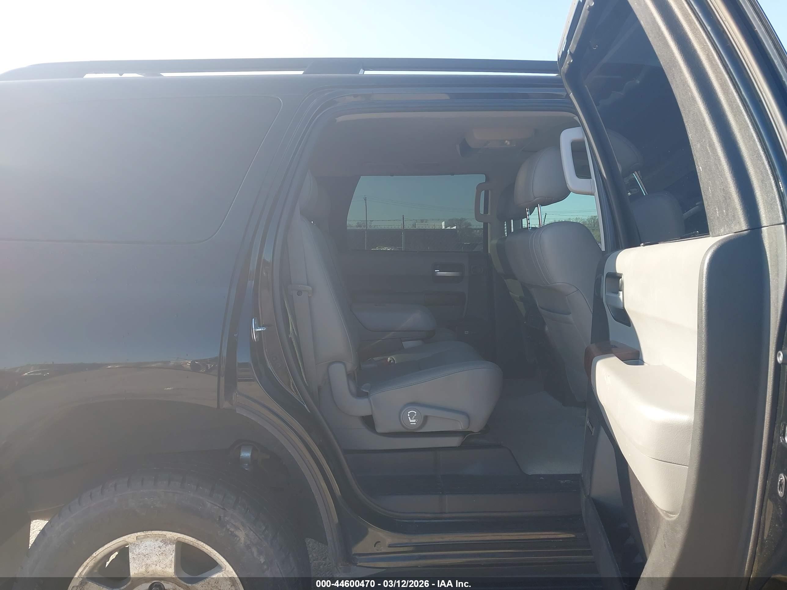 TOYOTA SEQUOIA image 8