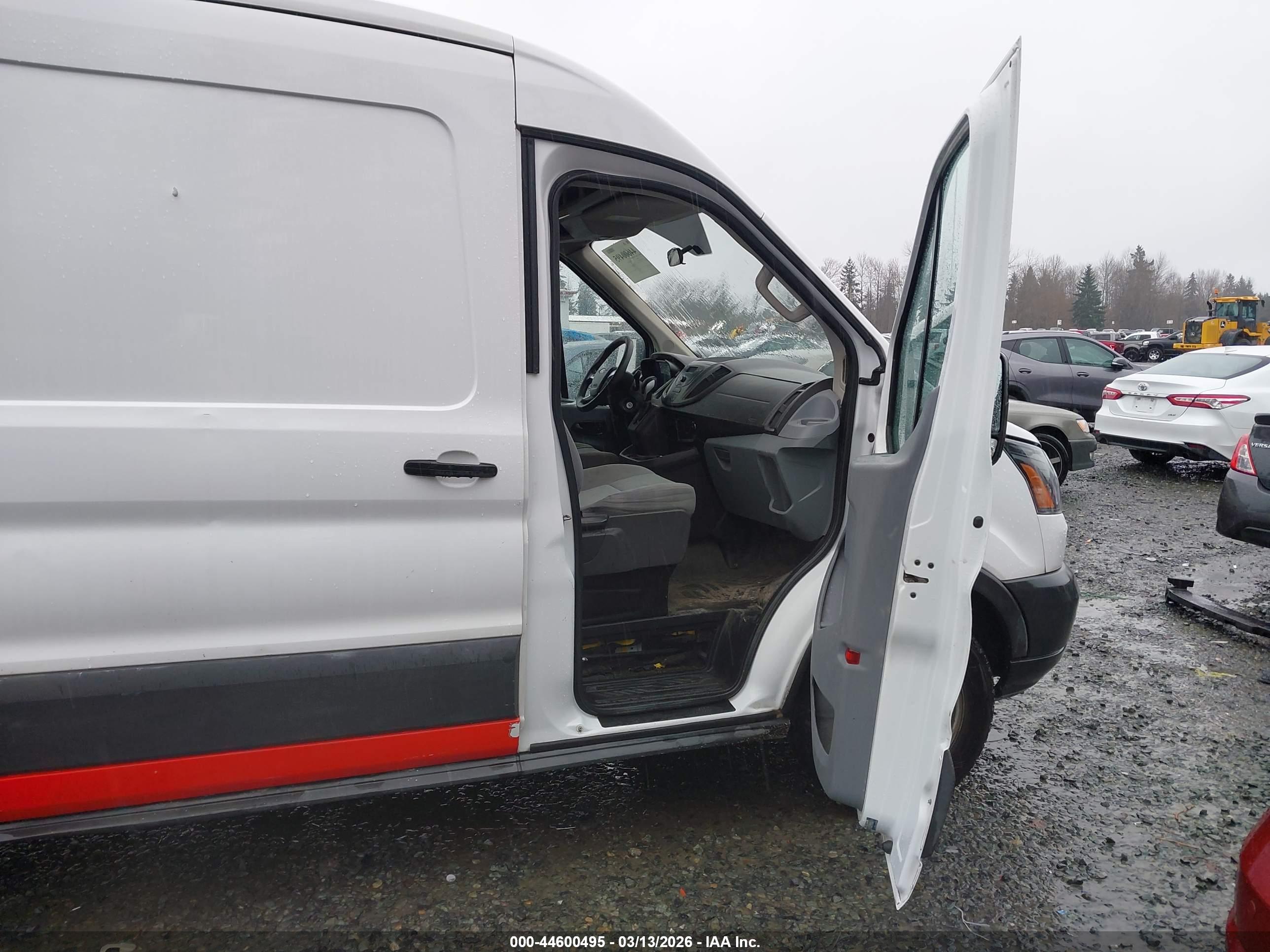 FORD TRANSIT-150 image 5