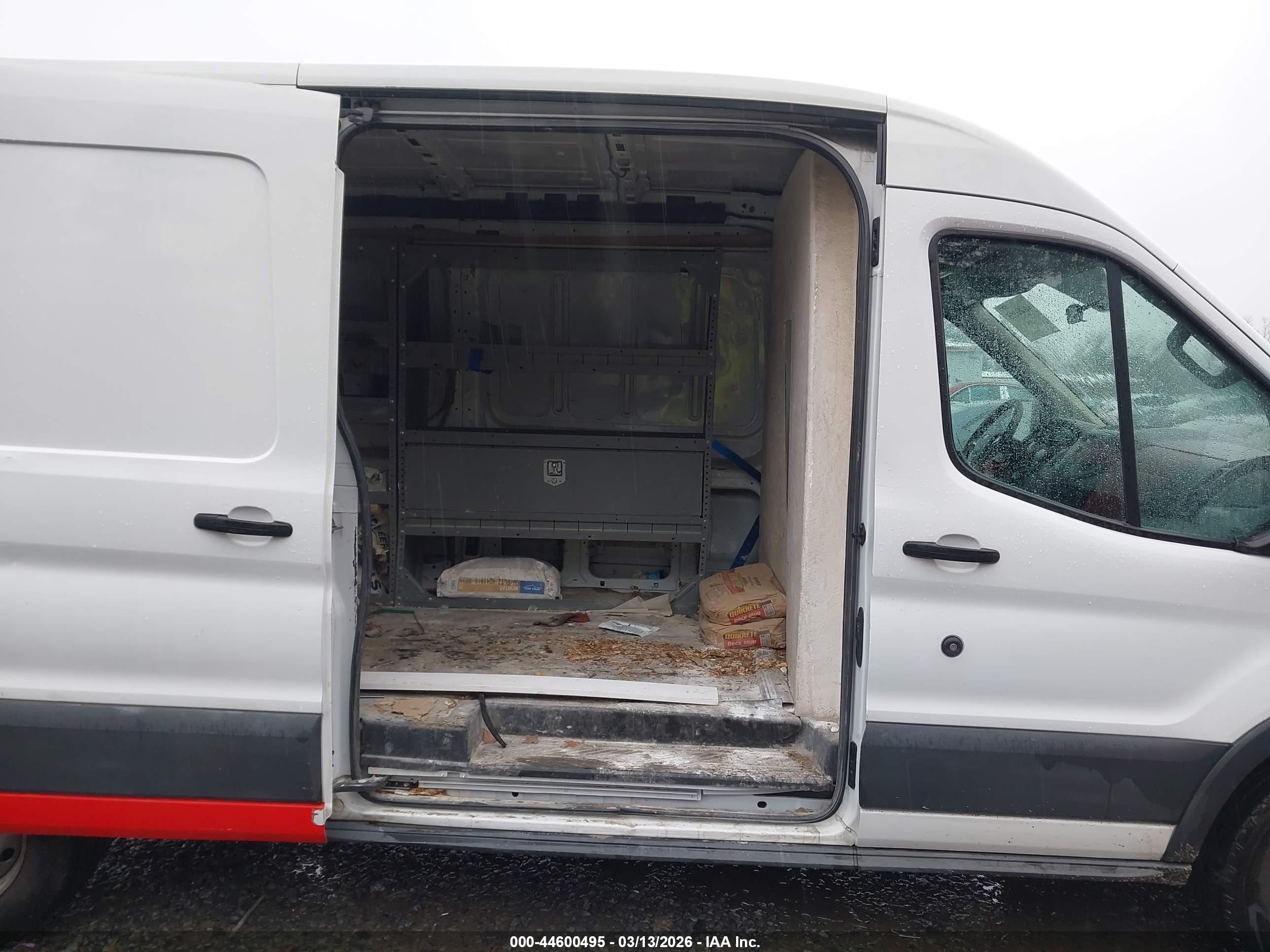 FORD TRANSIT-150 image 8