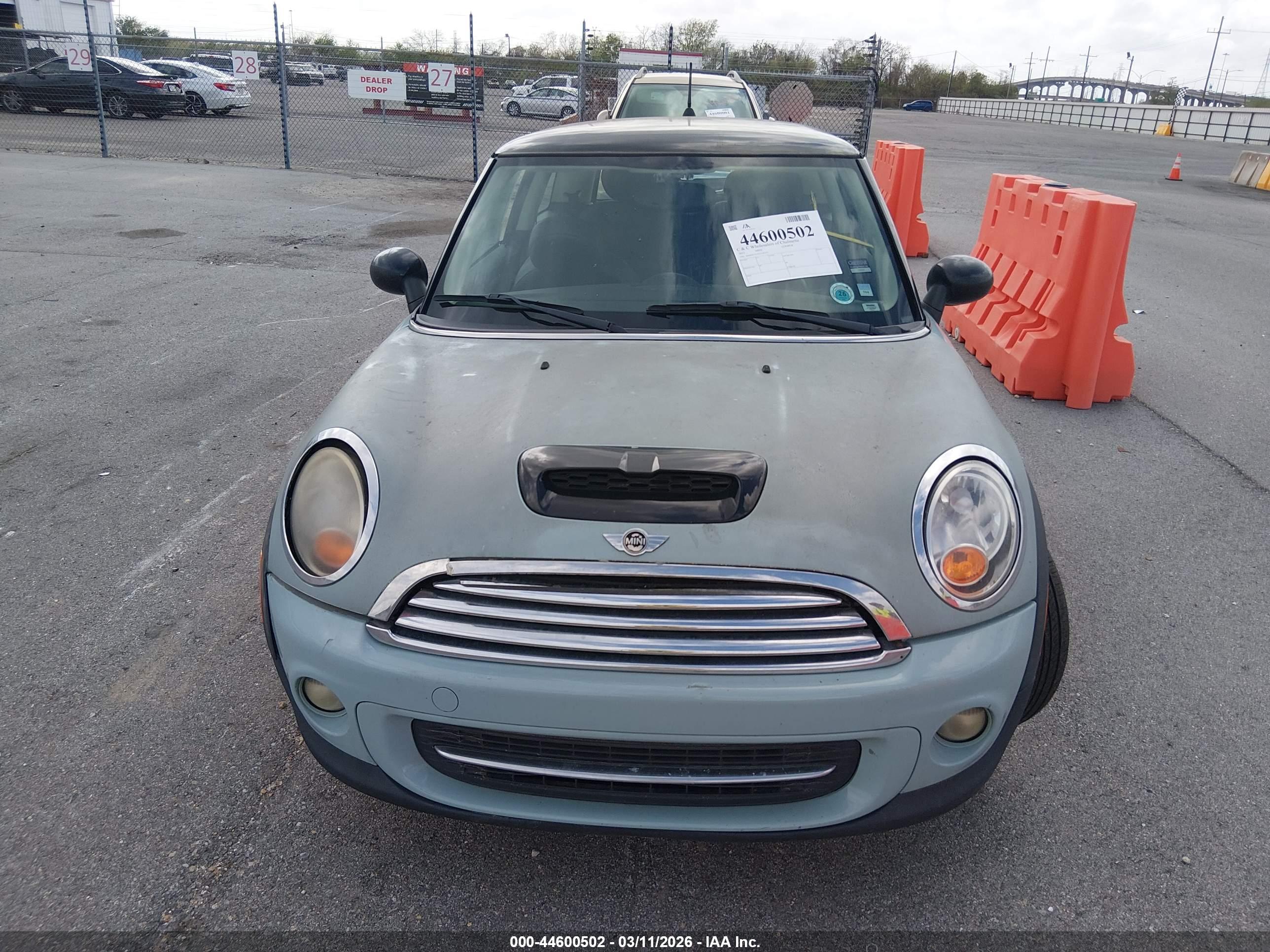 MINI COOPER image 6