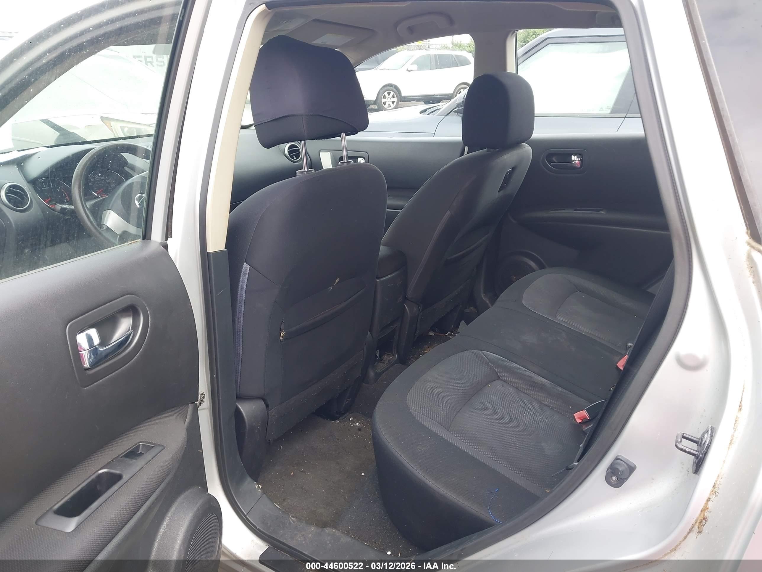 NISSAN ROGUE image 8
