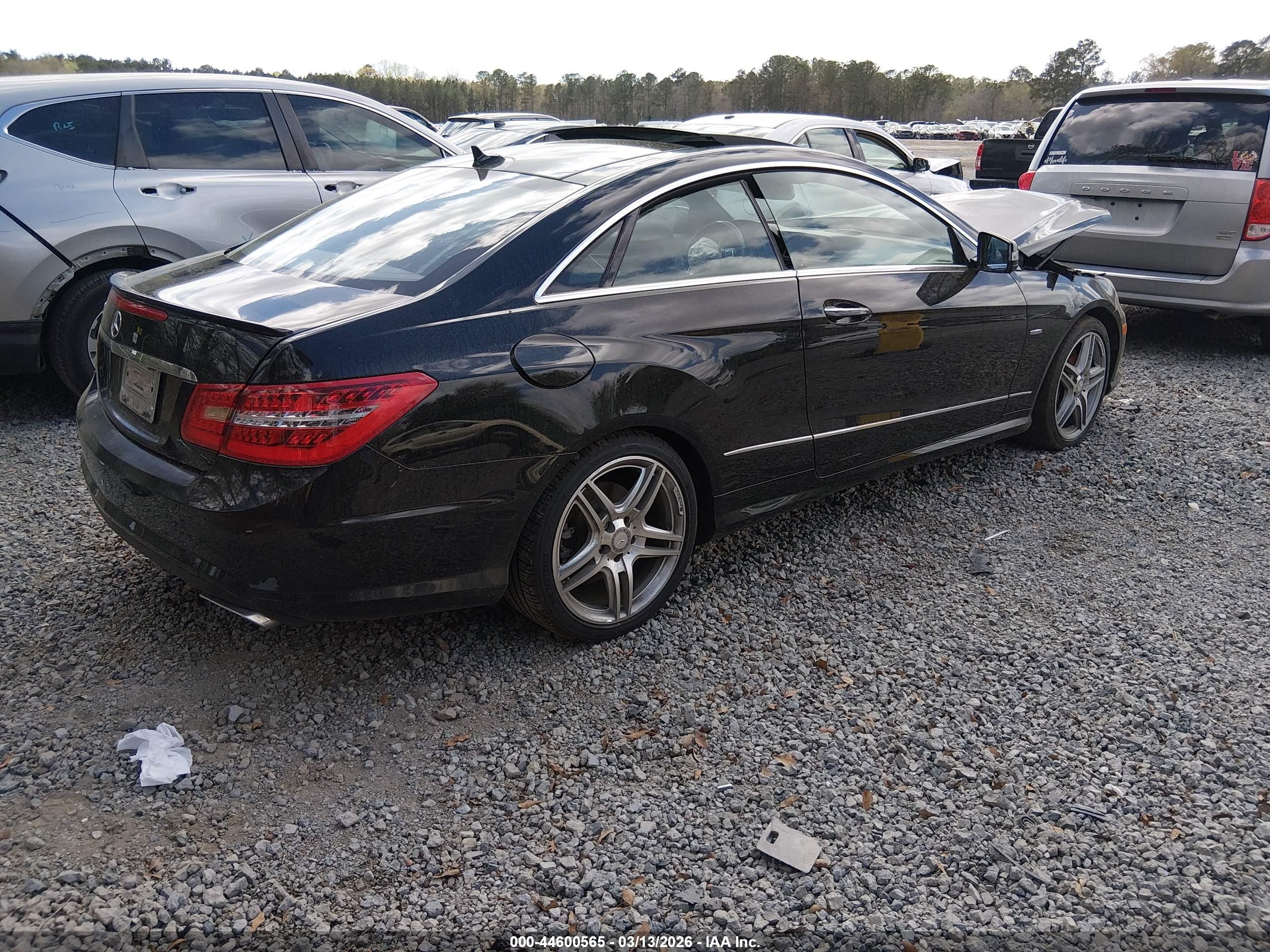 MERCEDES-BENZ E image 4