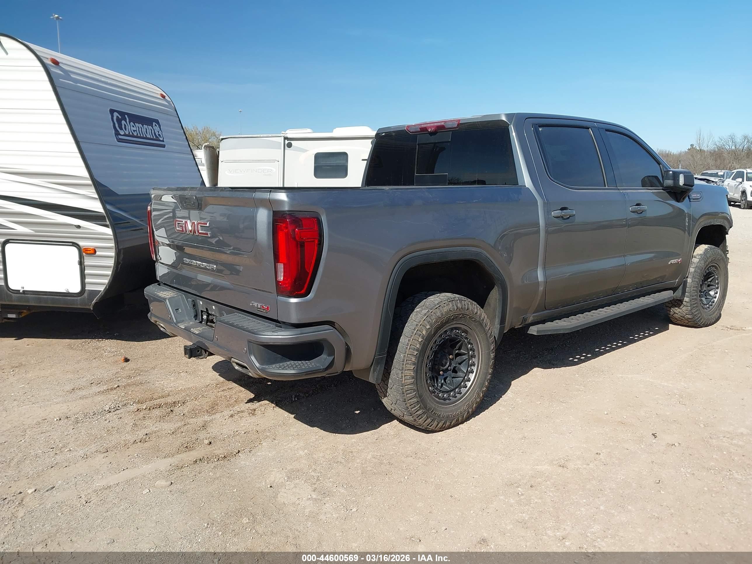 GMC SIERRA image 4