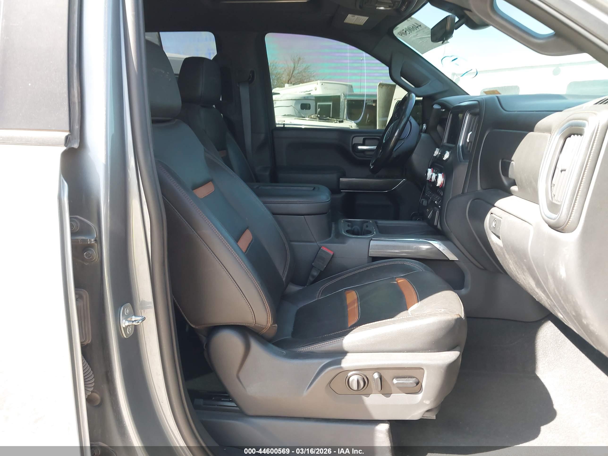 GMC SIERRA image 5