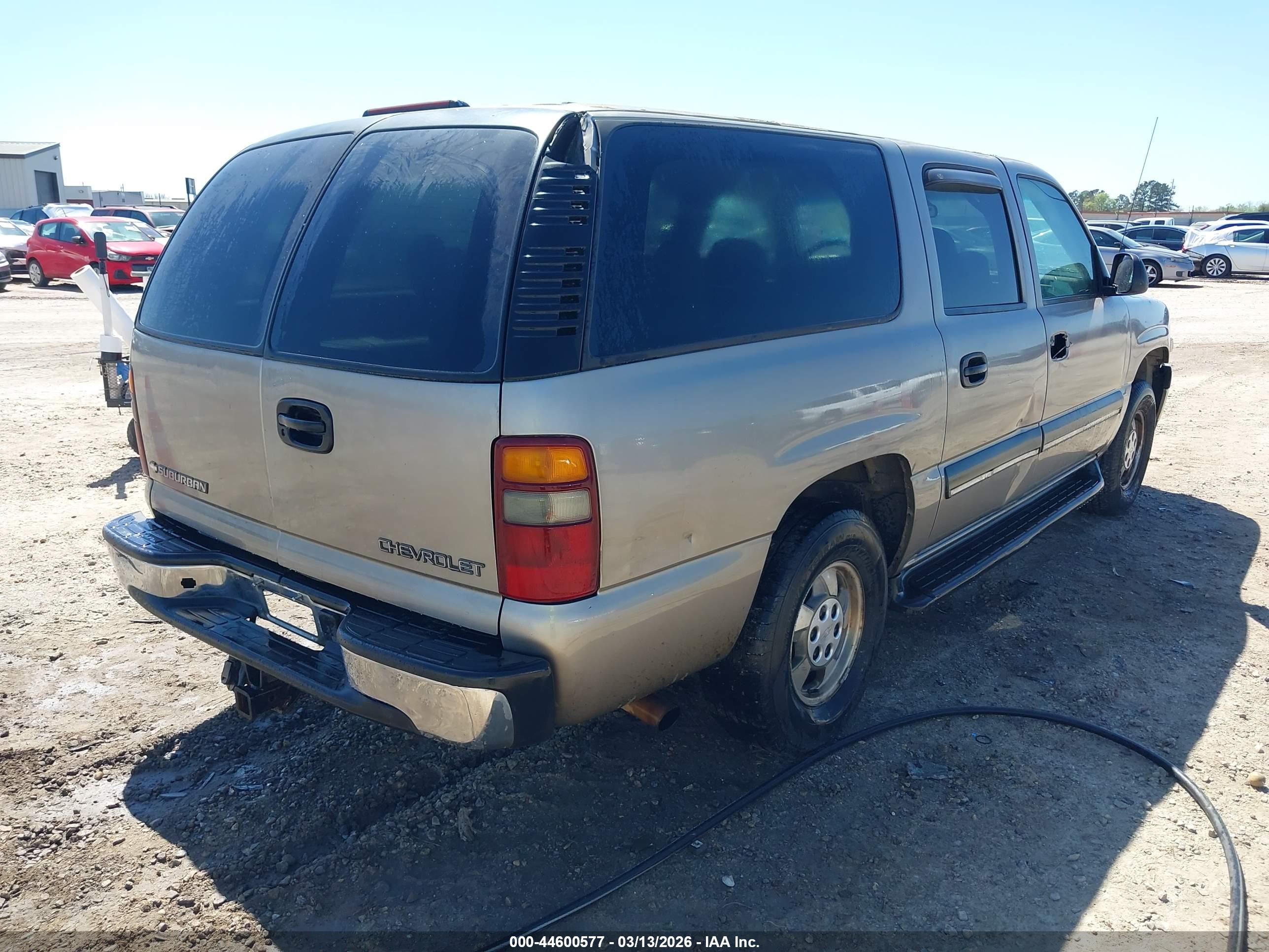 CHEVROLET SUBURBAN image 4