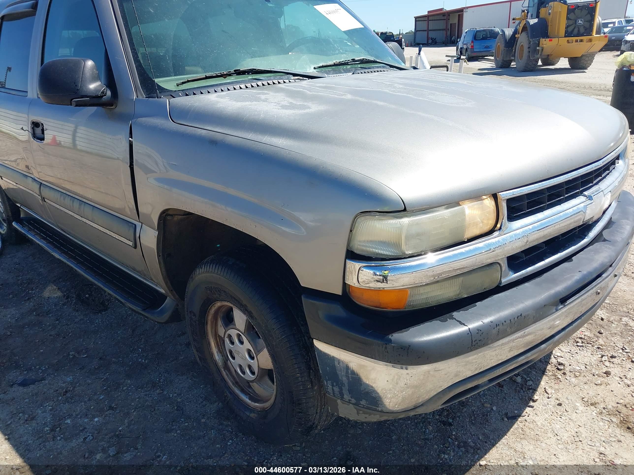 CHEVROLET SUBURBAN image 6