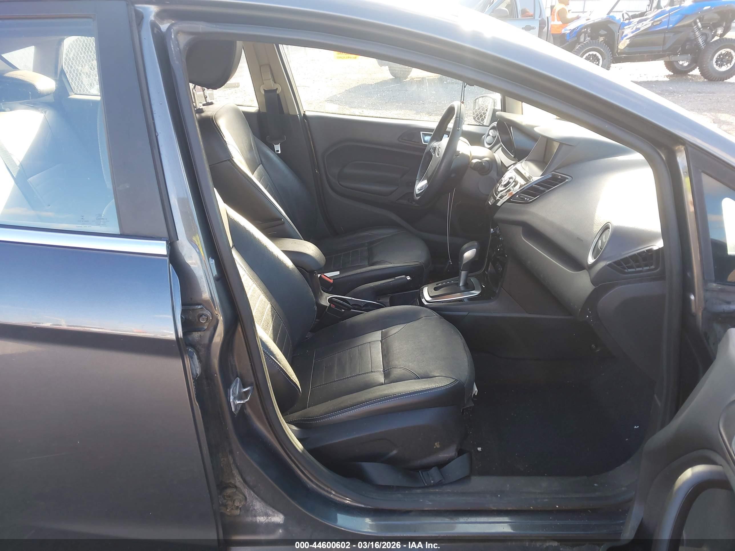 FORD FIESTA image 5