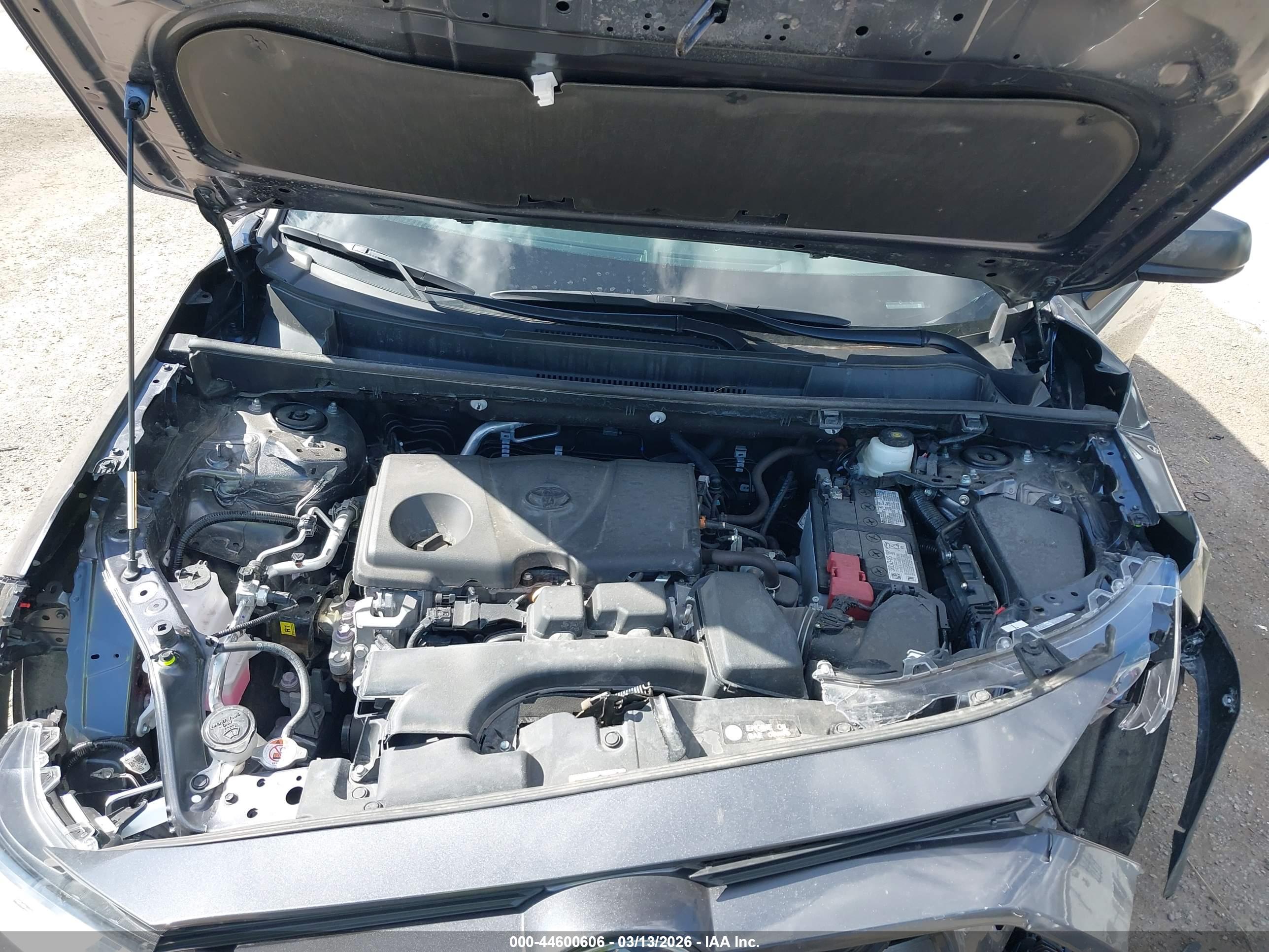 TOYOTA RAV4 image 10
