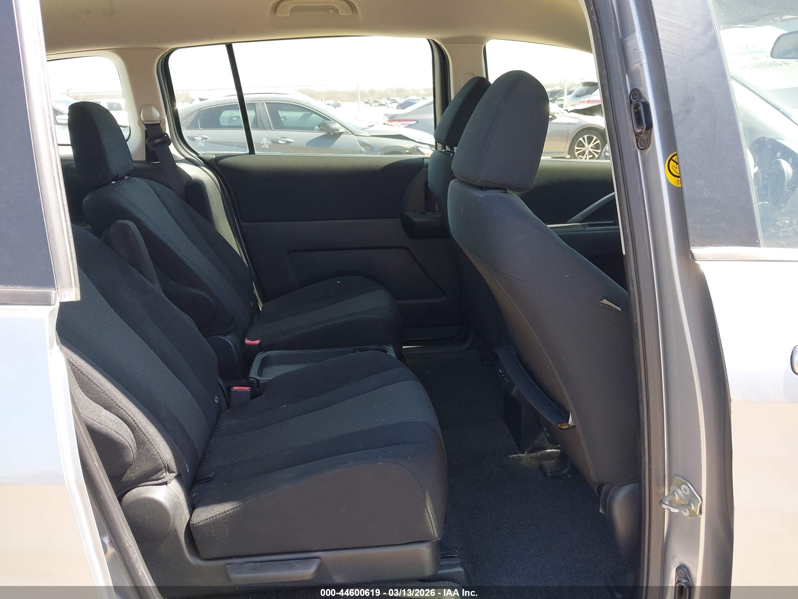 MAZDA MAZDA5 image 8