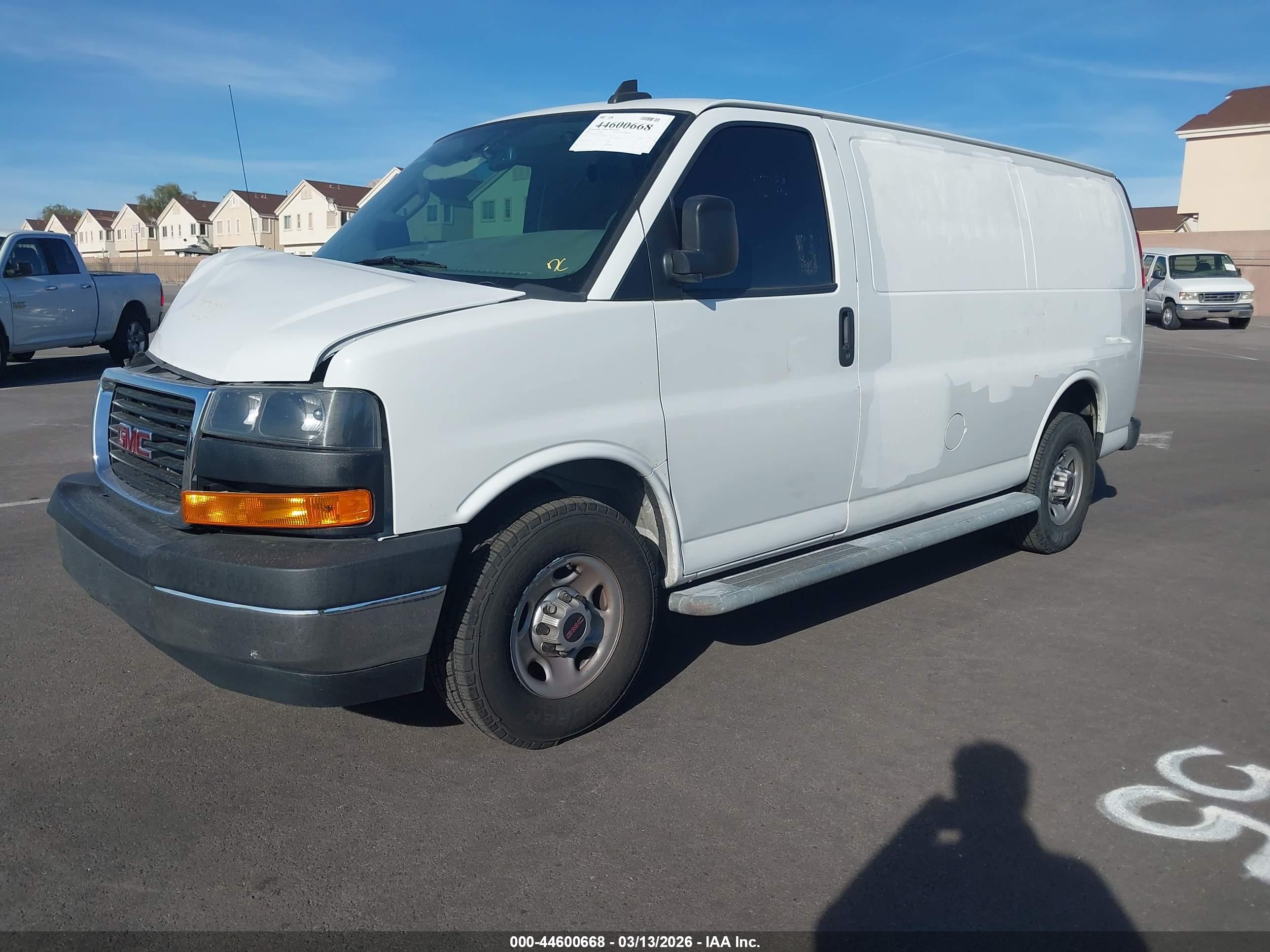 GMC SAVANA image 2