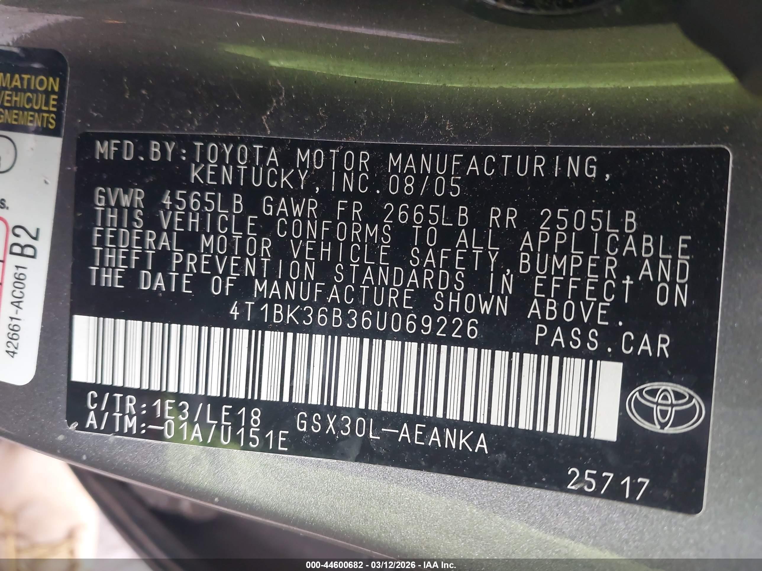 TOYOTA AVALON image 9