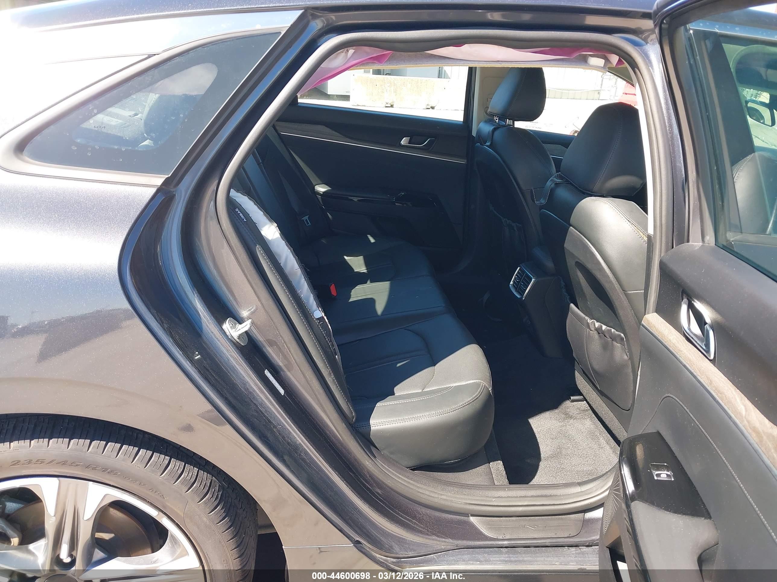 KIA K5 image 8
