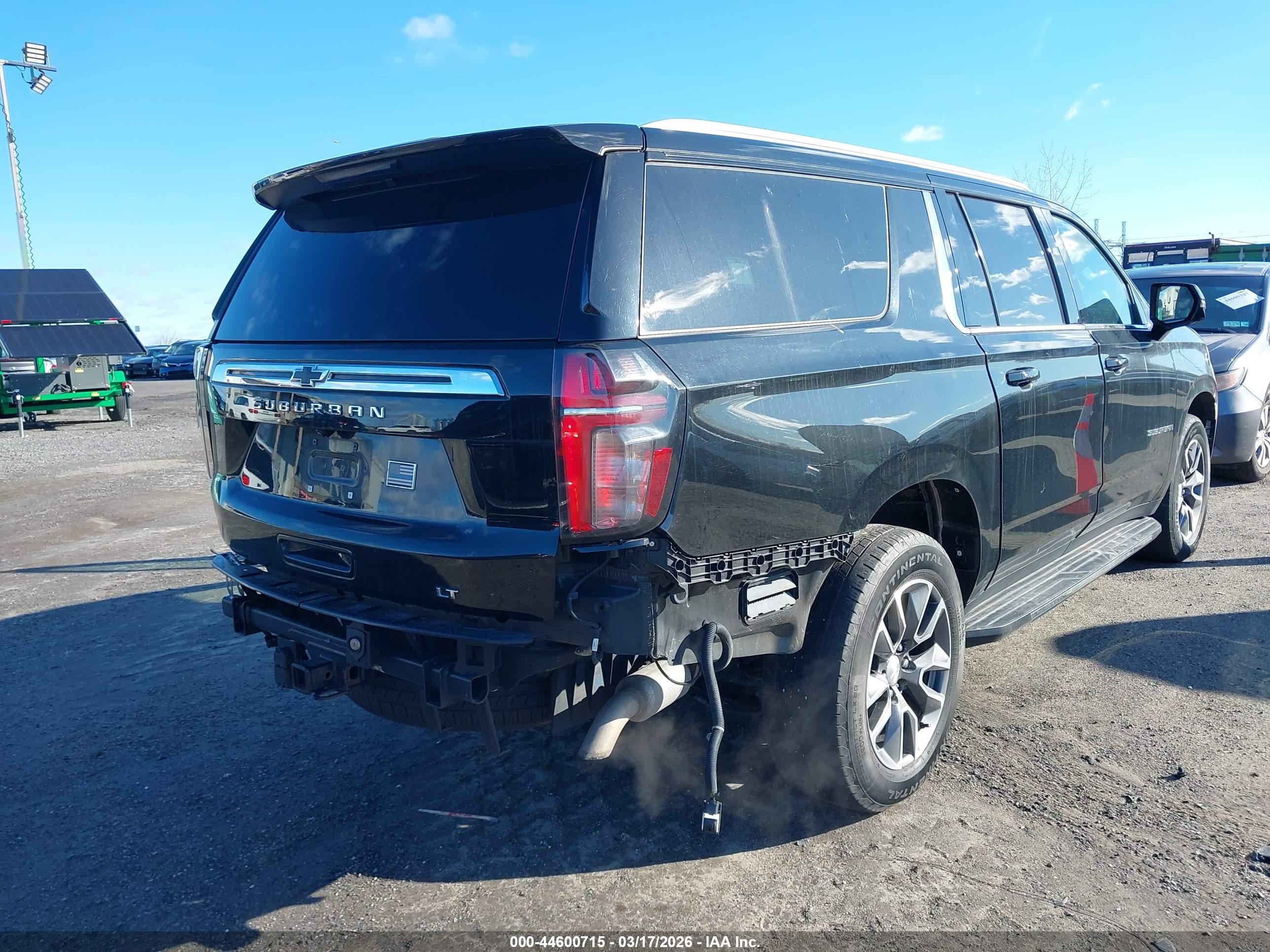 CHEVROLET SUBURBAN image 6