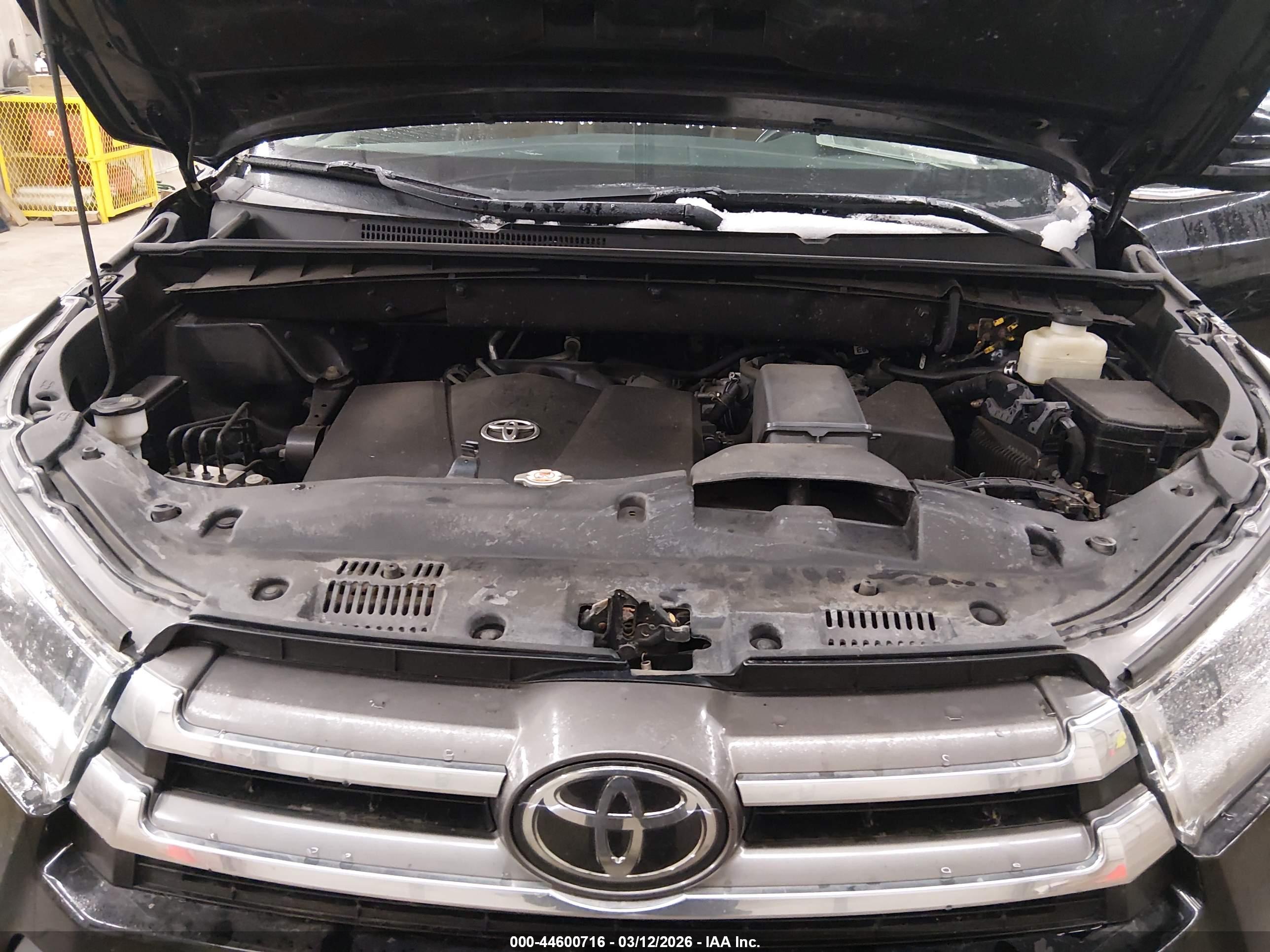 TOYOTA HIGHLANDER image 10