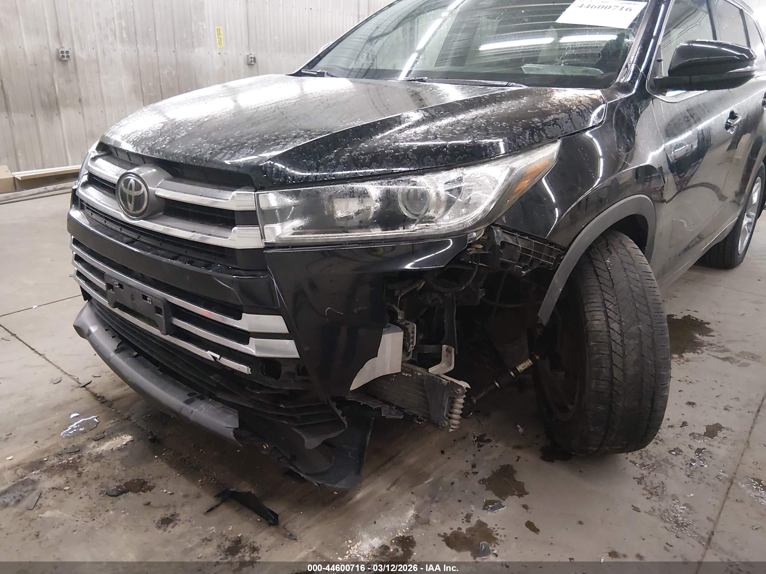 TOYOTA HIGHLANDER image 6