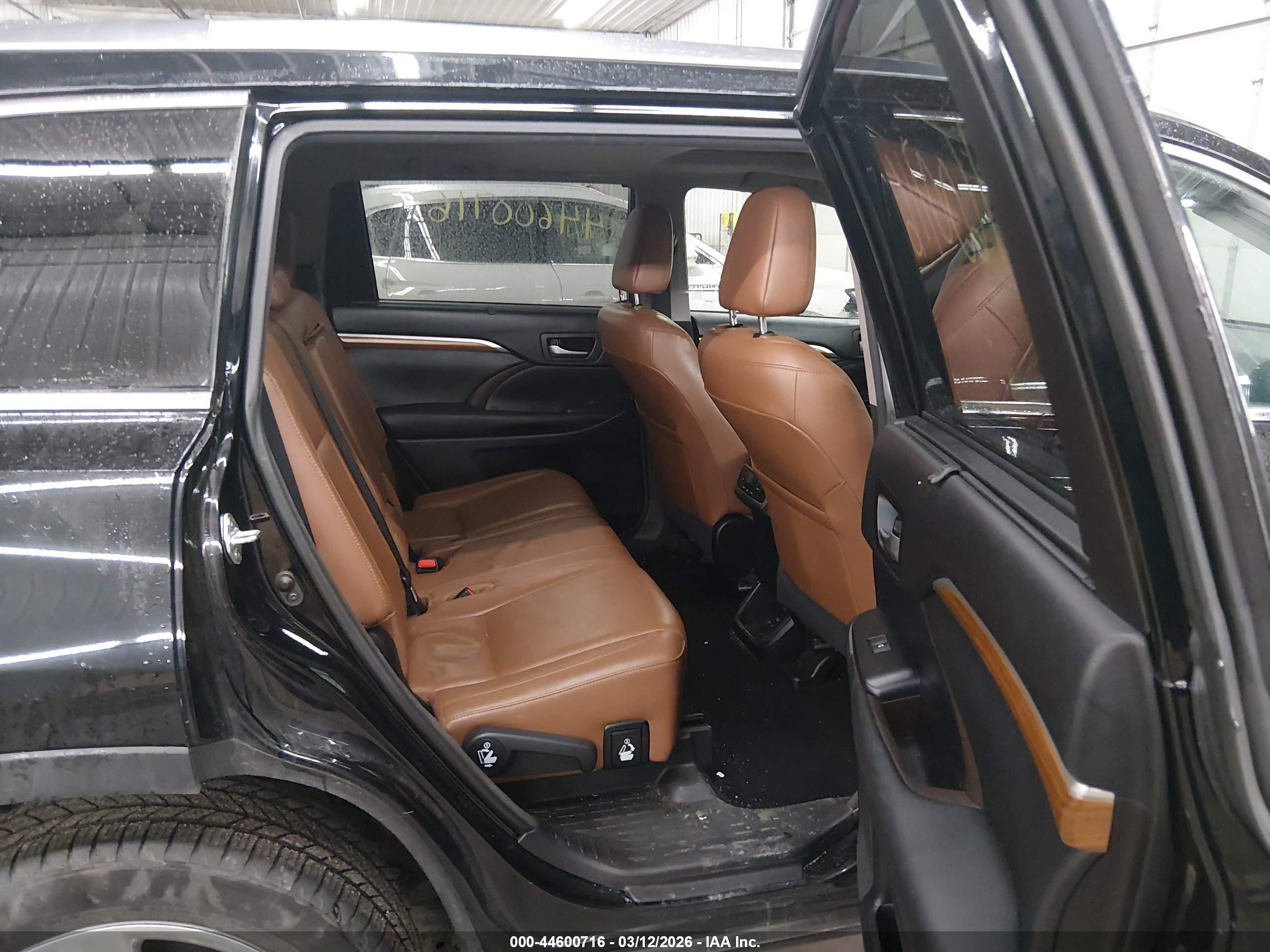 TOYOTA HIGHLANDER image 8