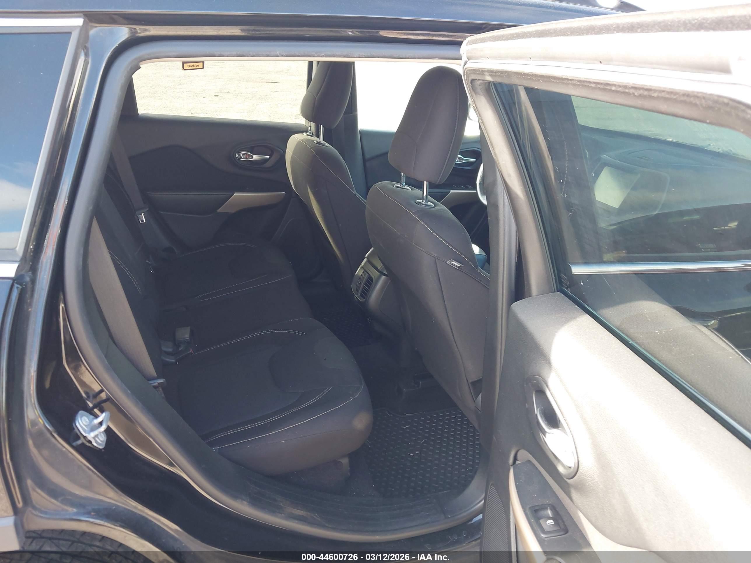 JEEP CHEROKEE image 8