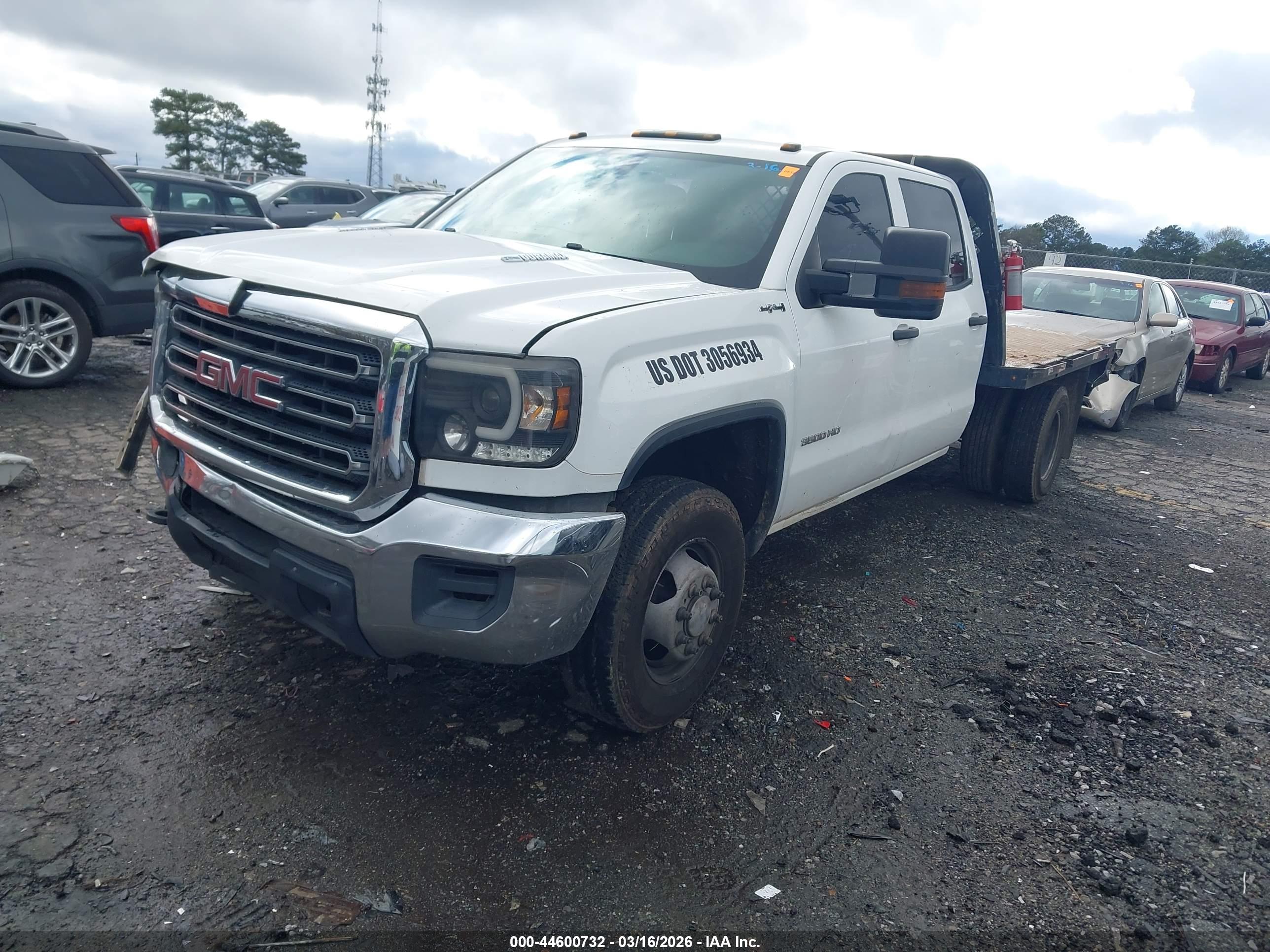 GMC SIERRA image 2