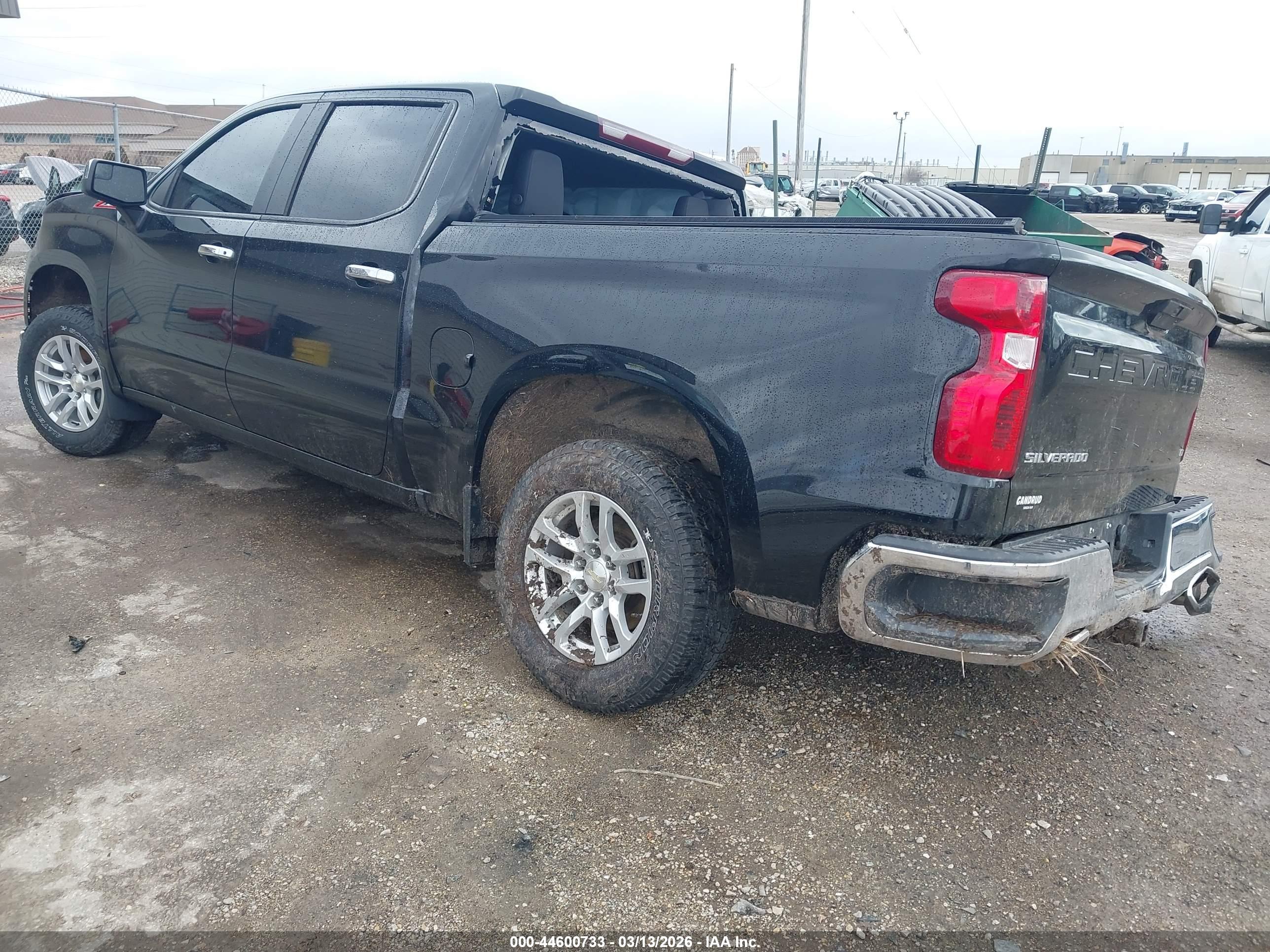 CHEVROLET SILVERADO image 3