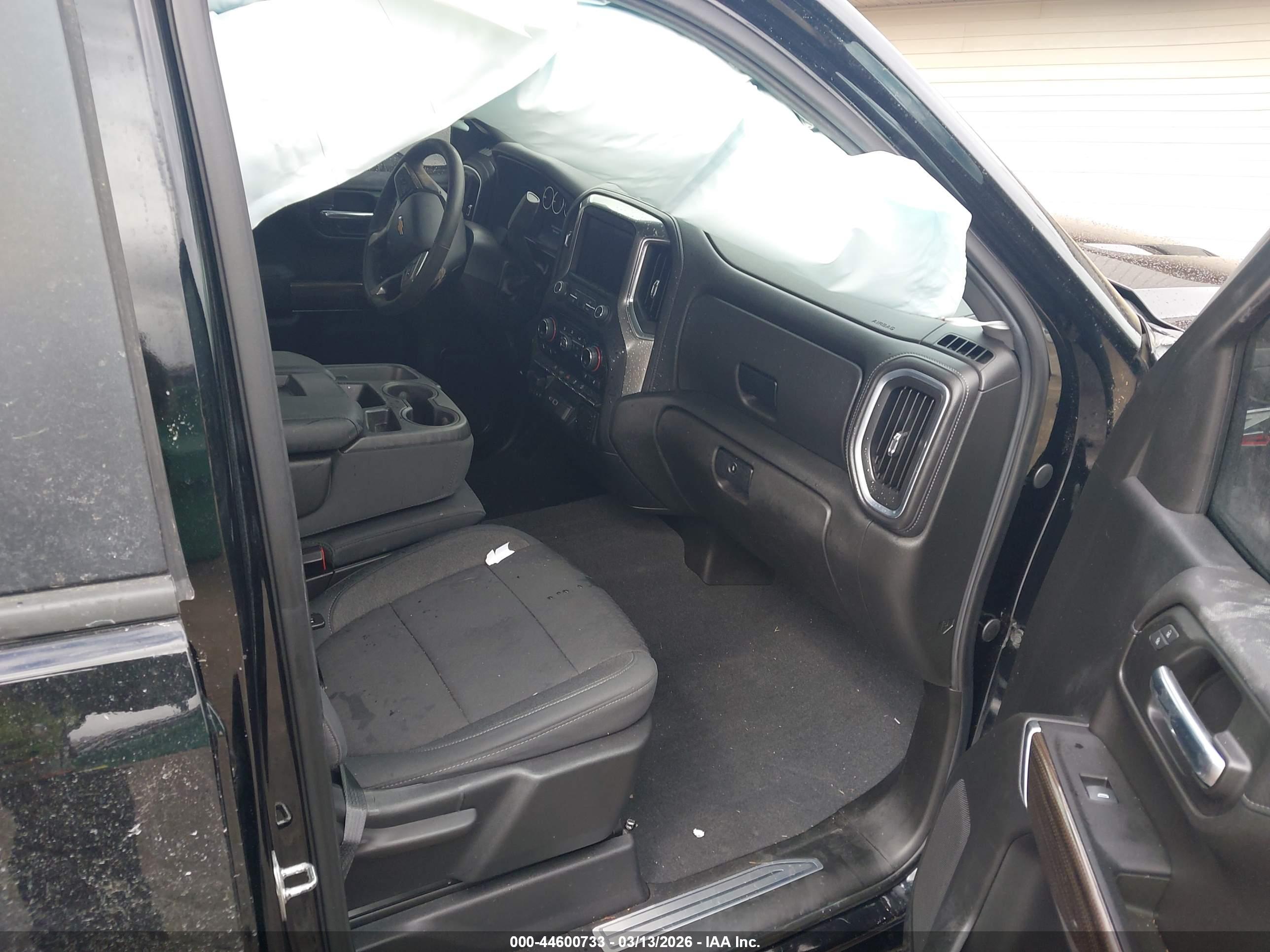 CHEVROLET SILVERADO image 5