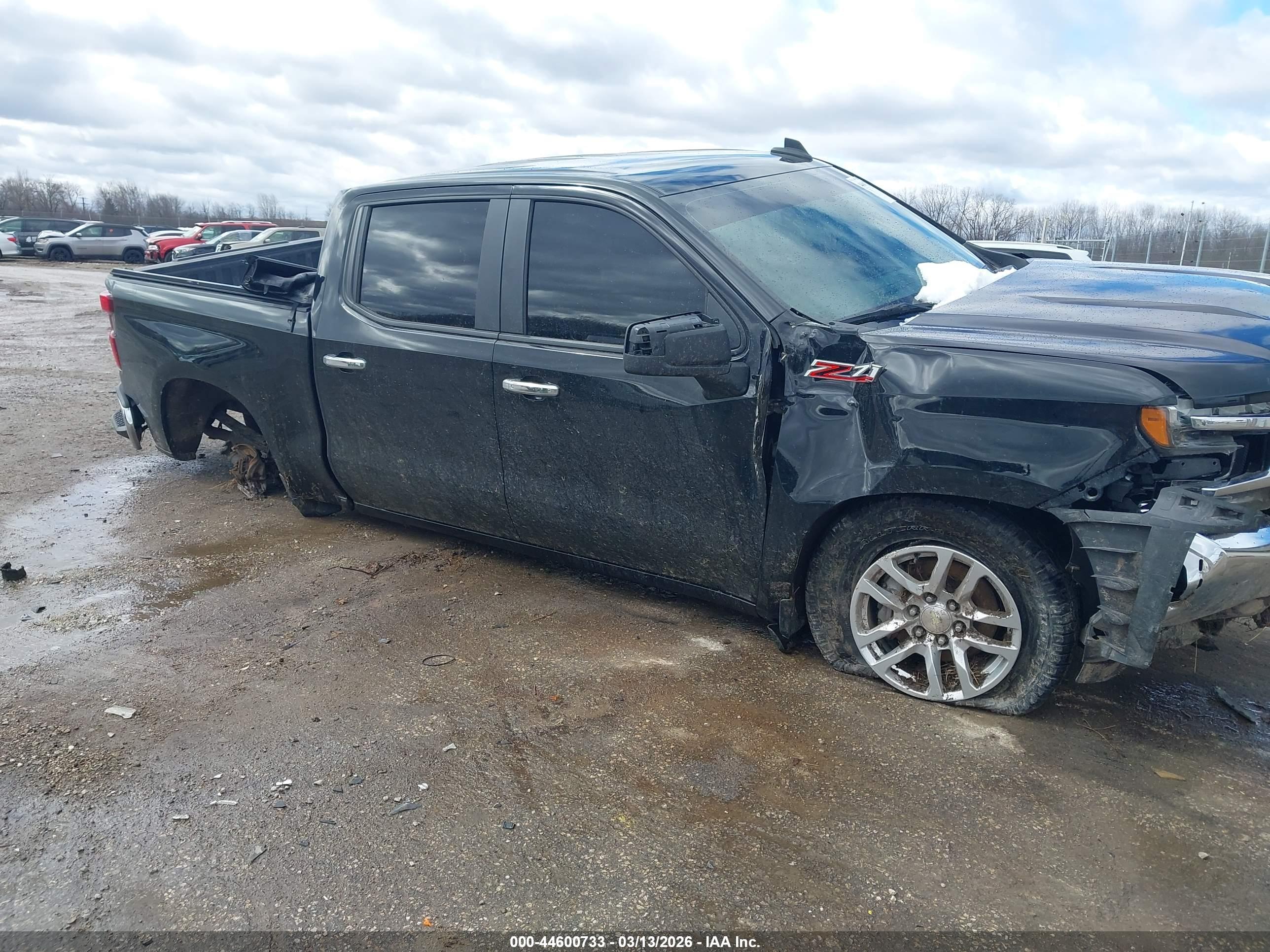 CHEVROLET SILVERADO image 6