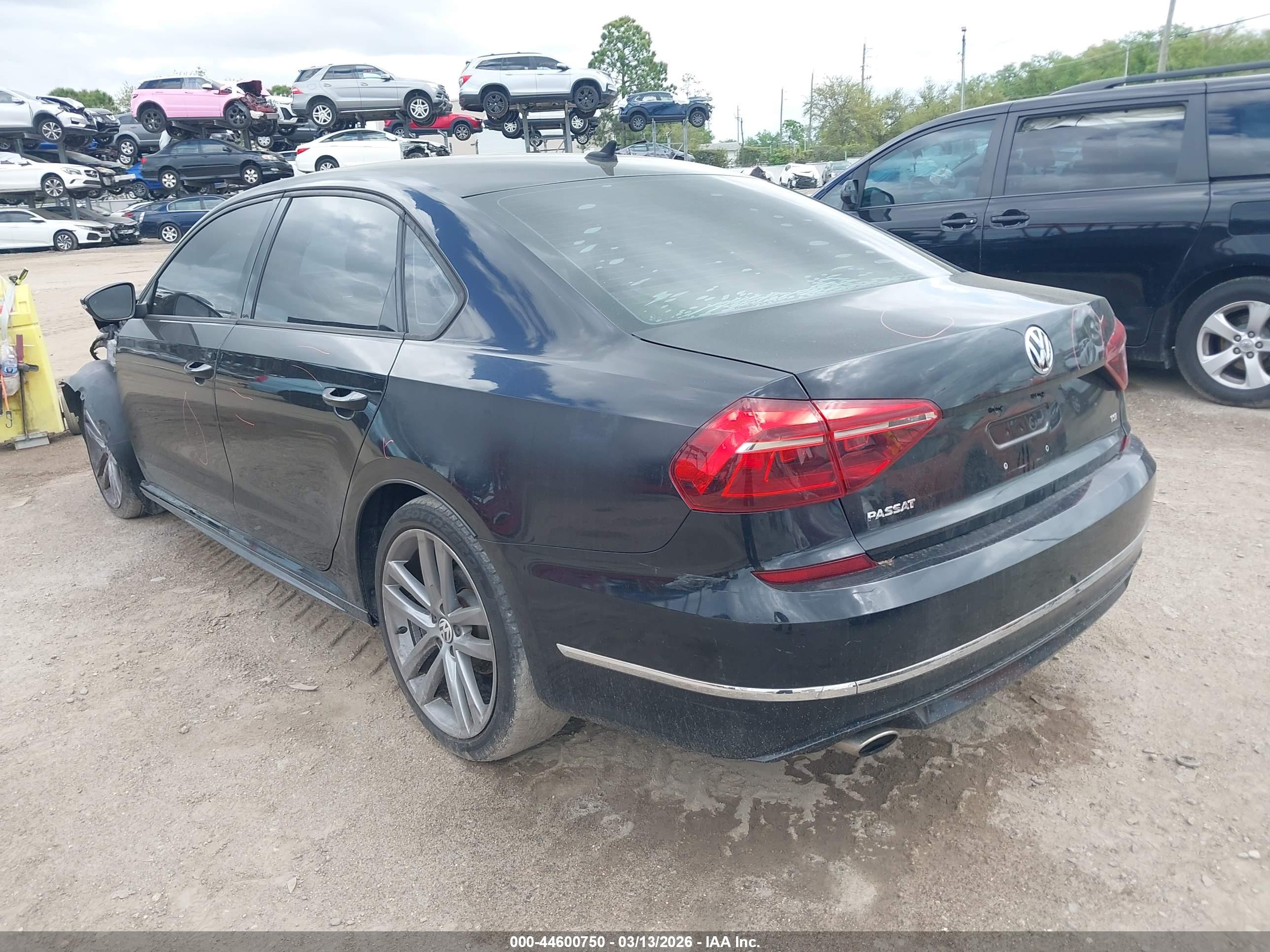 VOLKSWAGEN PASSAT image 3