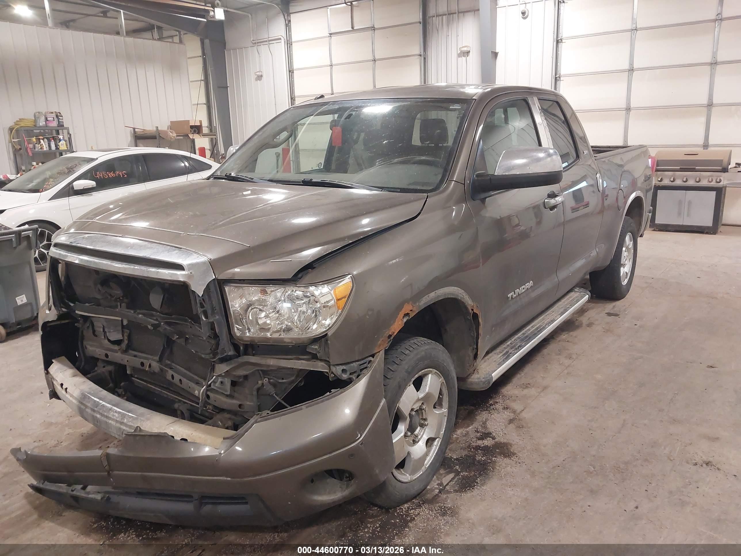 TOYOTA TUNDRA image 2