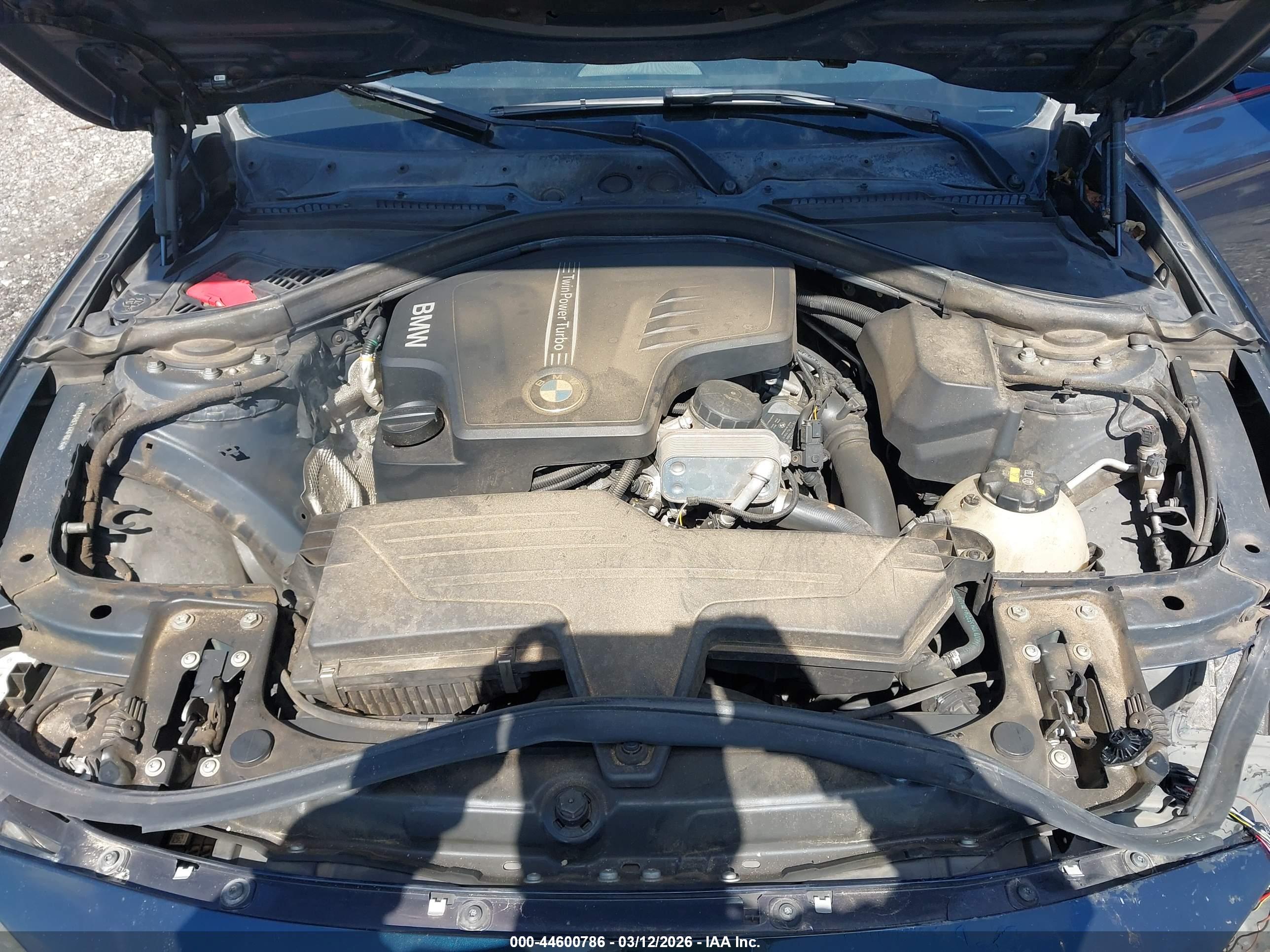 BMW 320I image 10