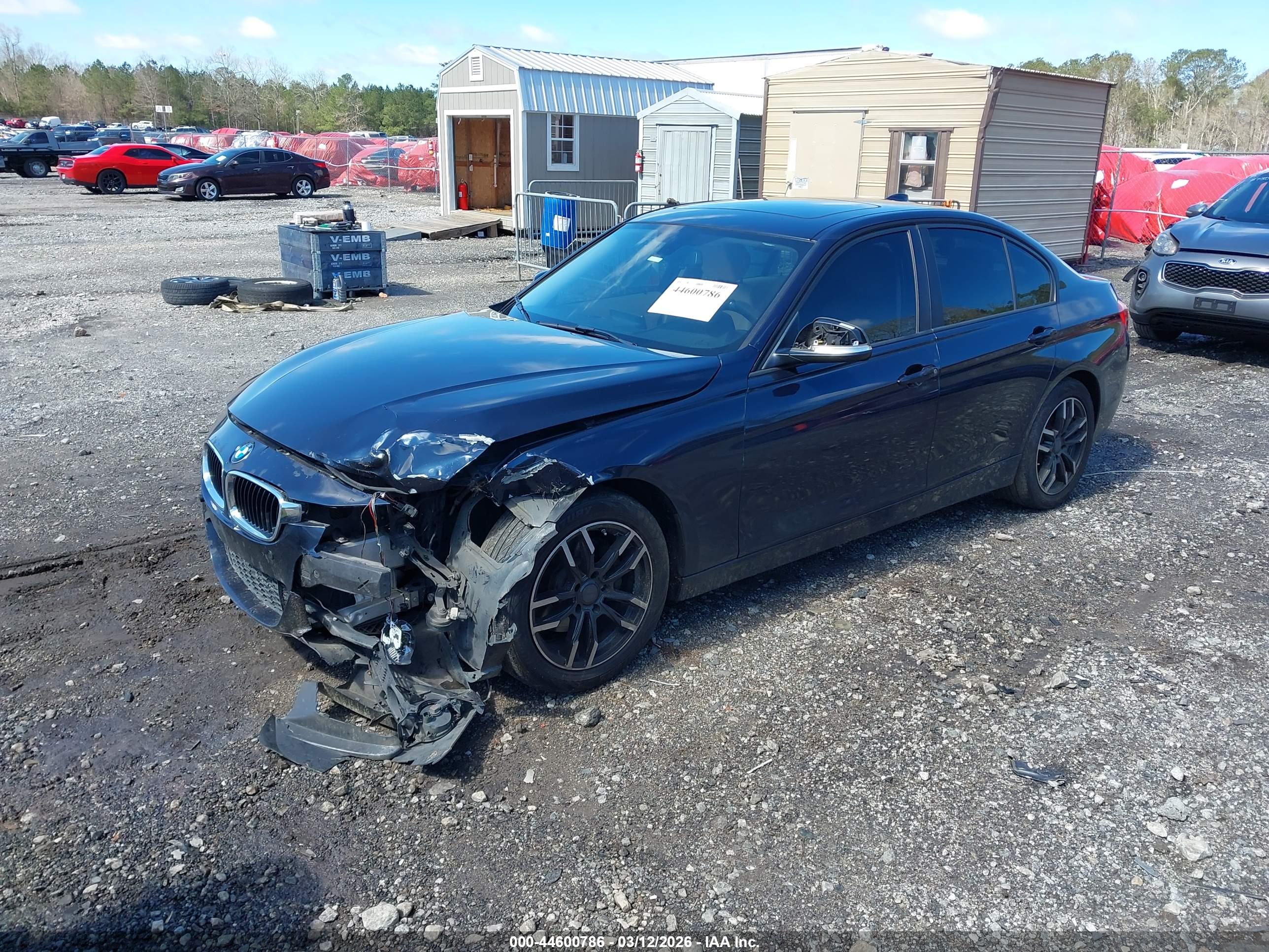 BMW 320I image 2